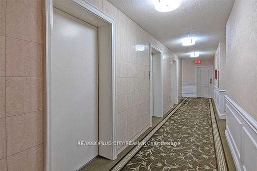 1535 Lakeshore Road Unit 305 photo 27