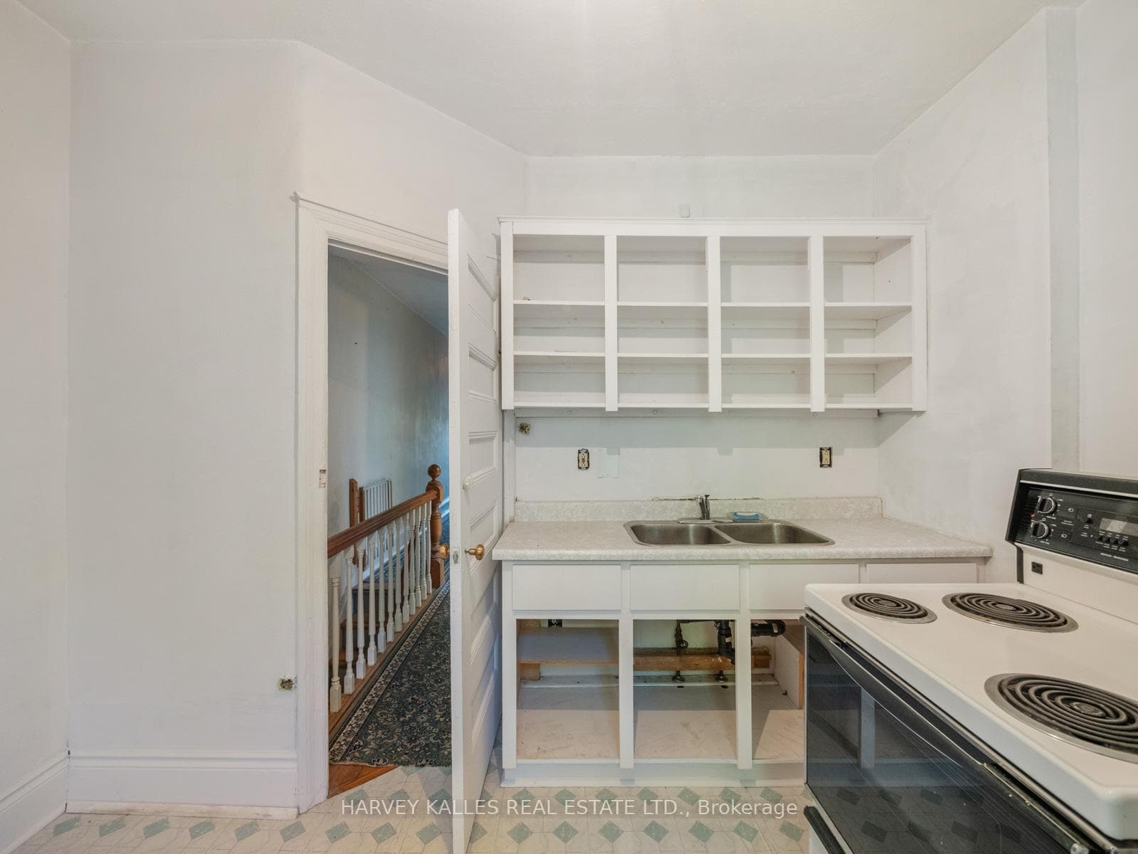 132 Close Avenue photo 32