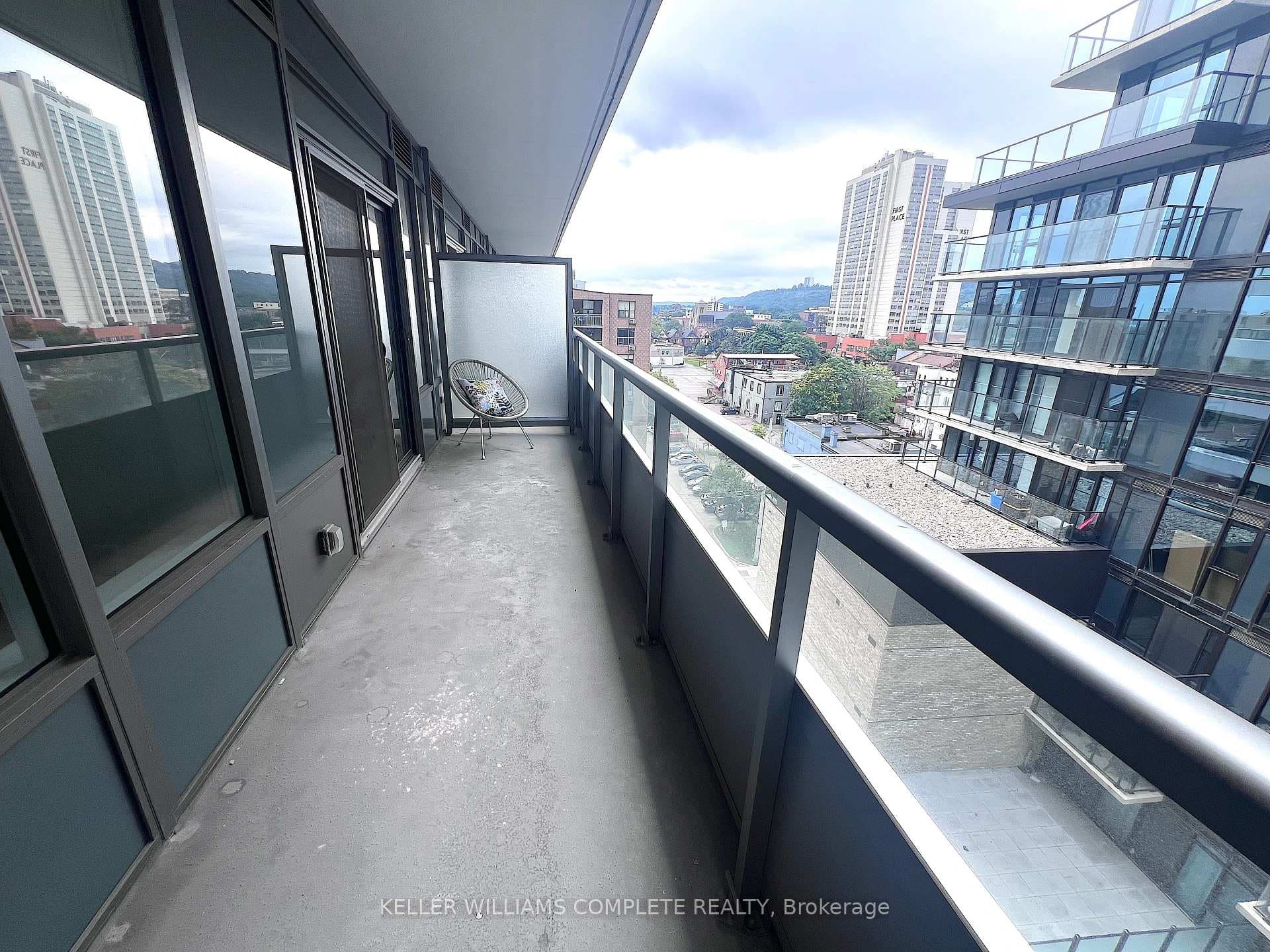 212 King William Street Unit 807 photo 17