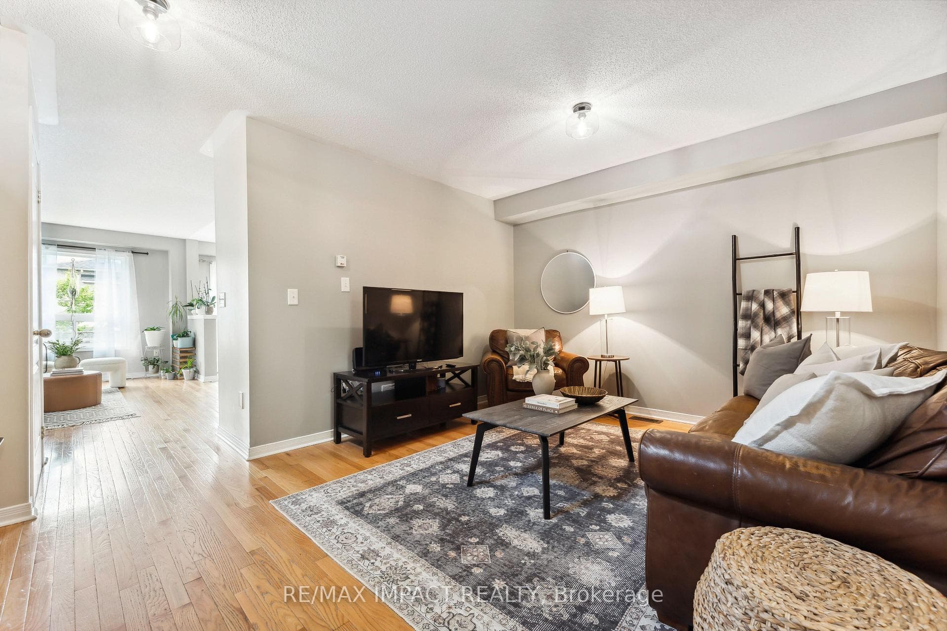 32 Dodds Square photo 5