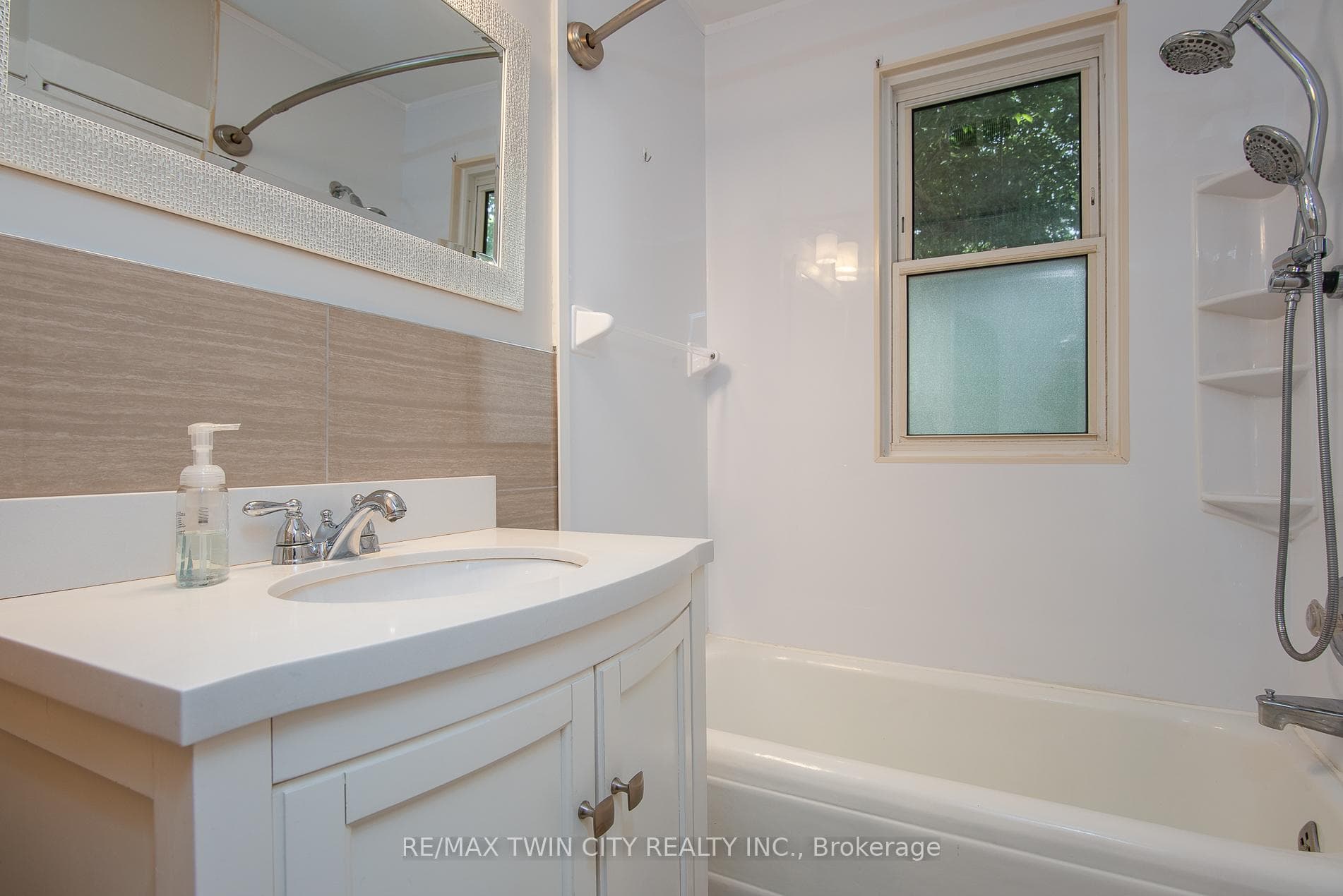 204 Bedford Road photo 5