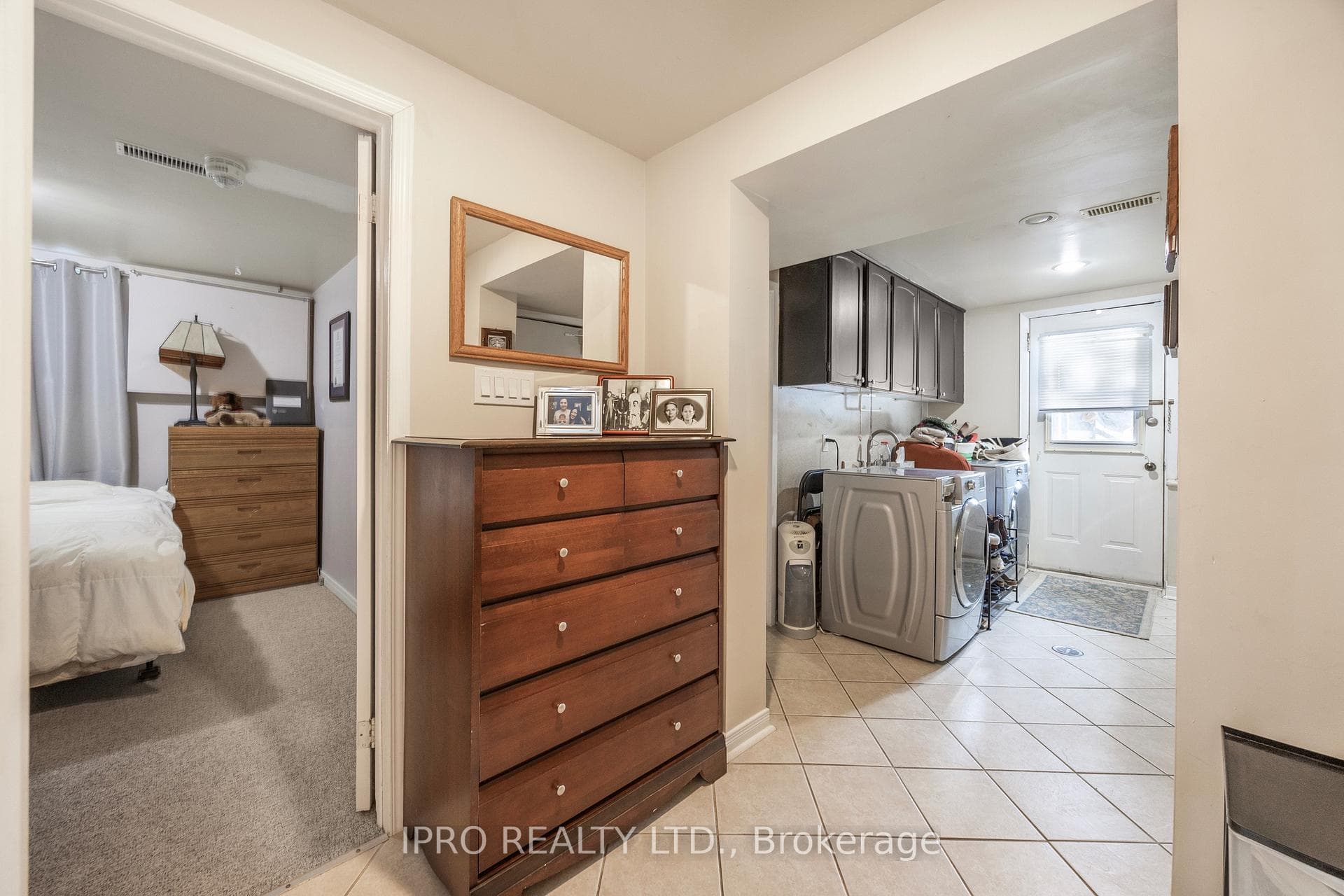 504 Stewart Street photo 16
