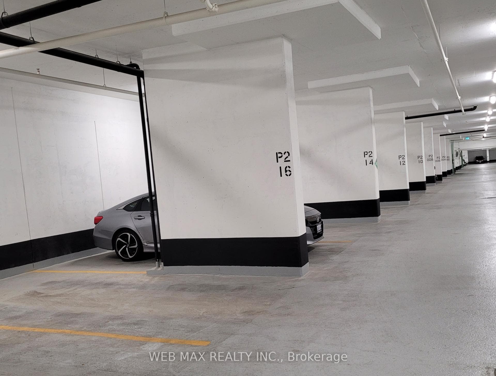 Wide Parking P2-16