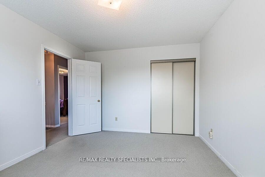 6525 WARBLER Lane photo 24