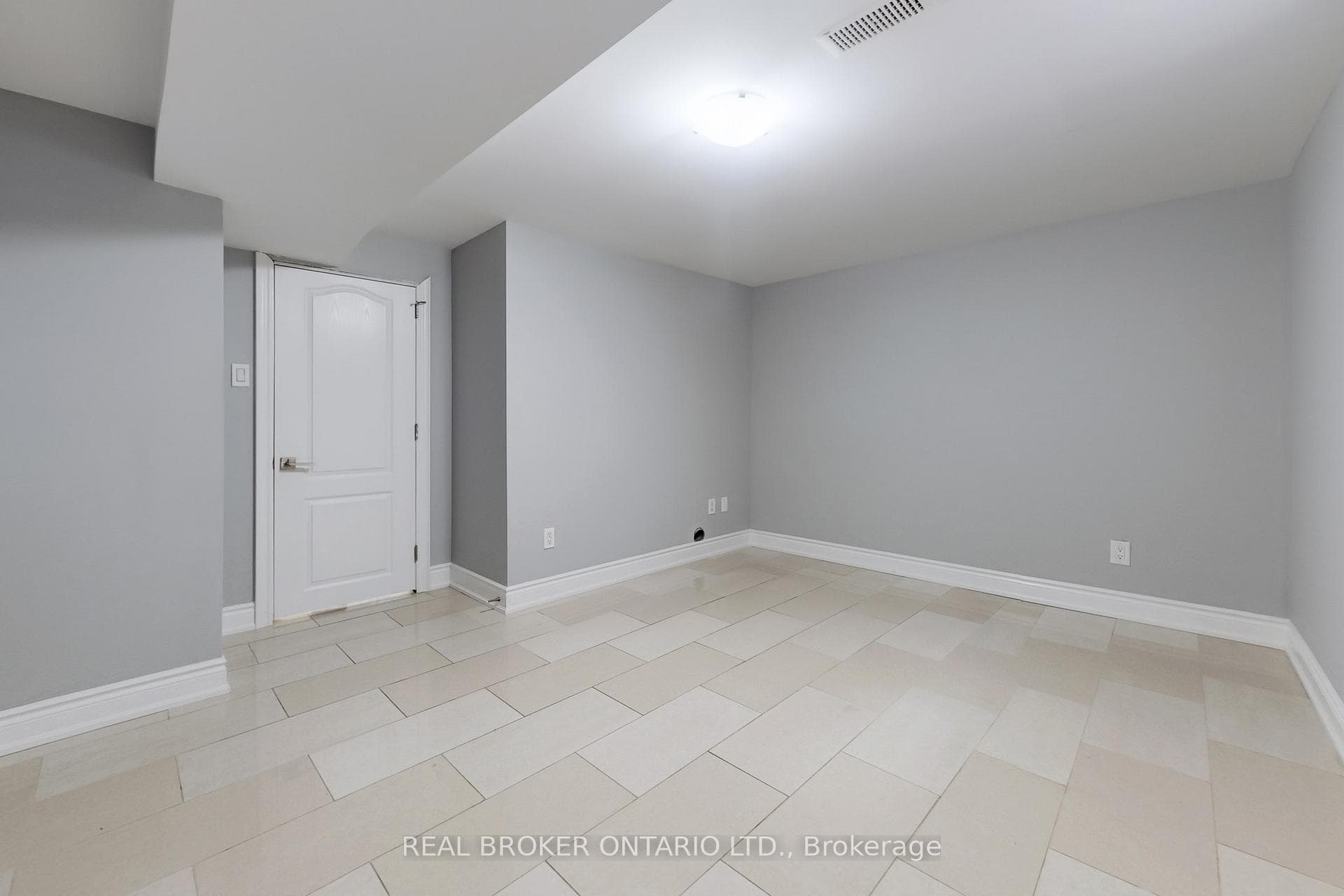 36 Vanguard Drive Unit Bsmt photo 10