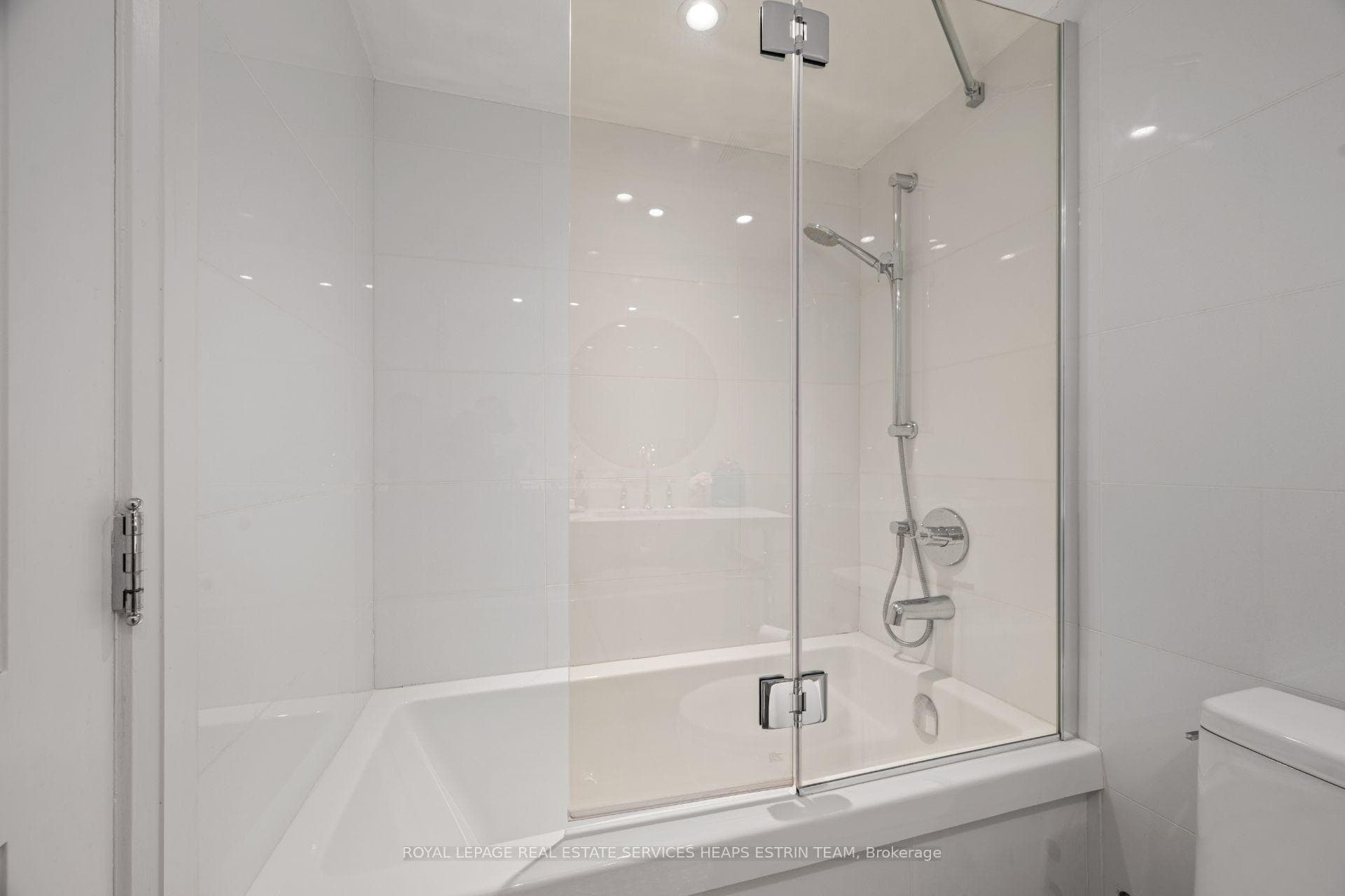 225 Davenport Road Unit 401 photo 24