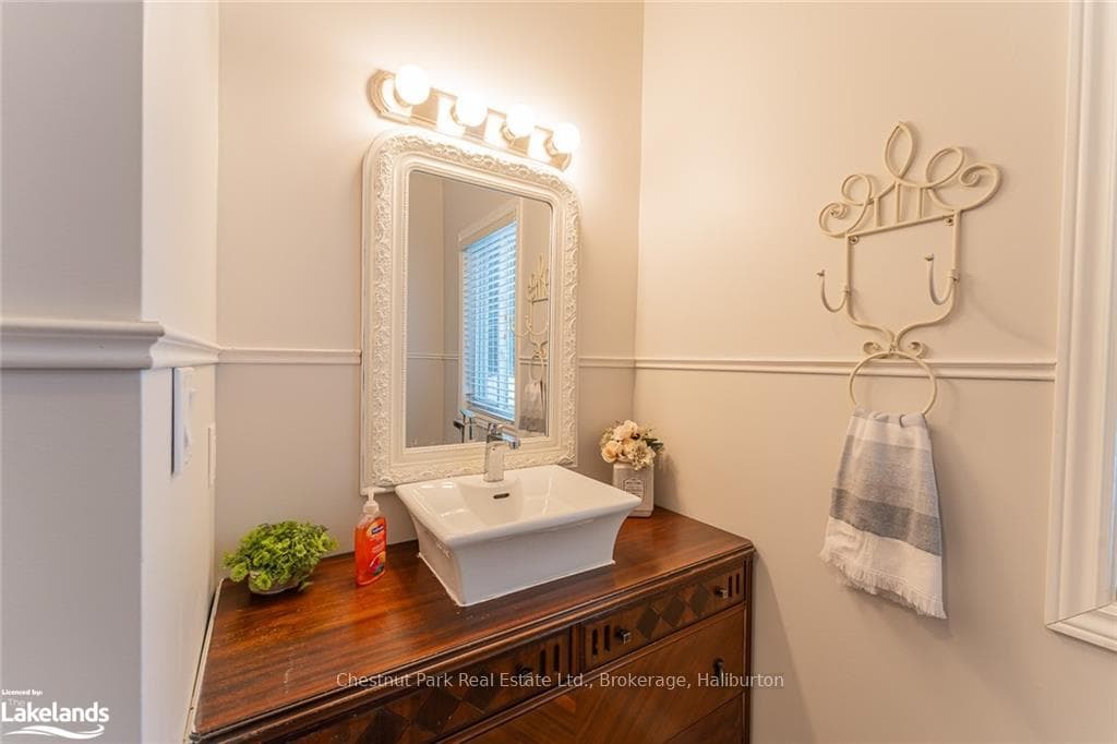 1257 HALL'S LAKE Road photo 17