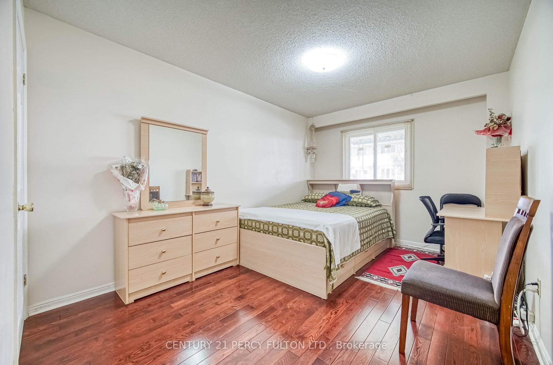 120 Granada Crescent photo 21
