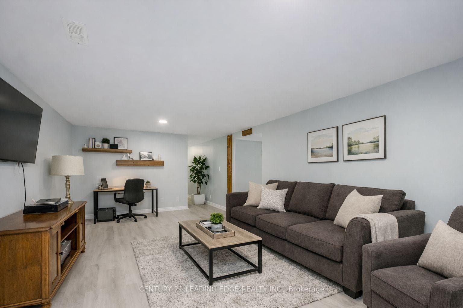 306 Lindan (Room 3) Avenue photo 1