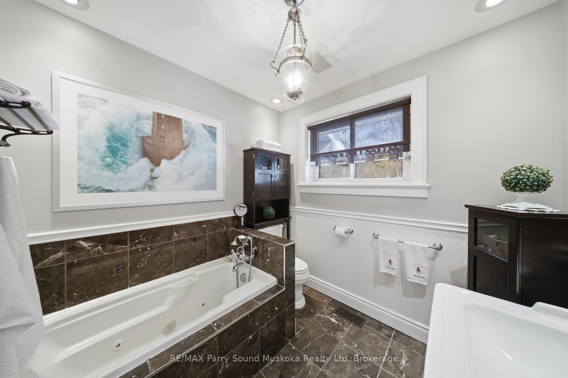 49 Maple Street photo 35