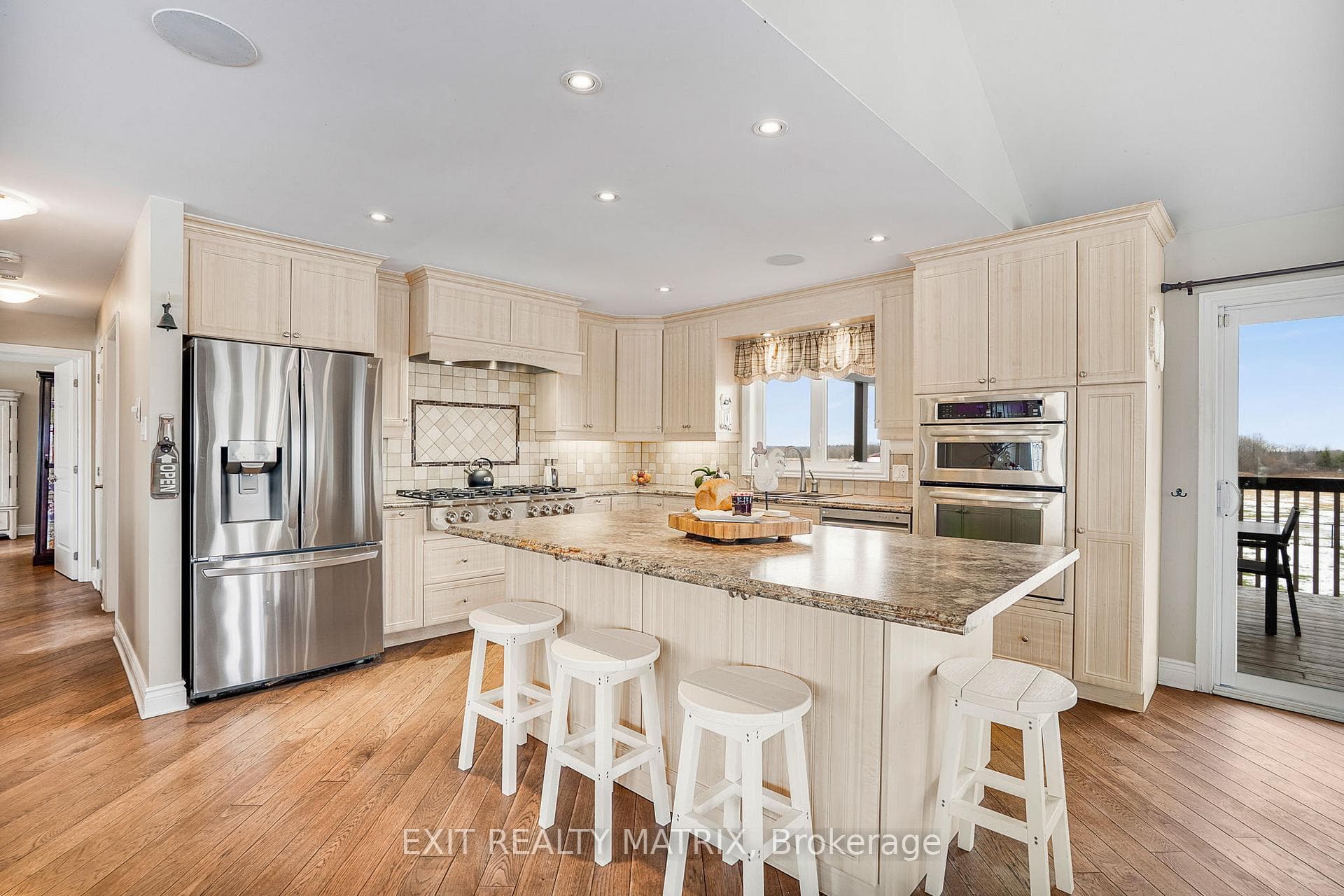 3139 Birchgrove Road photo 9