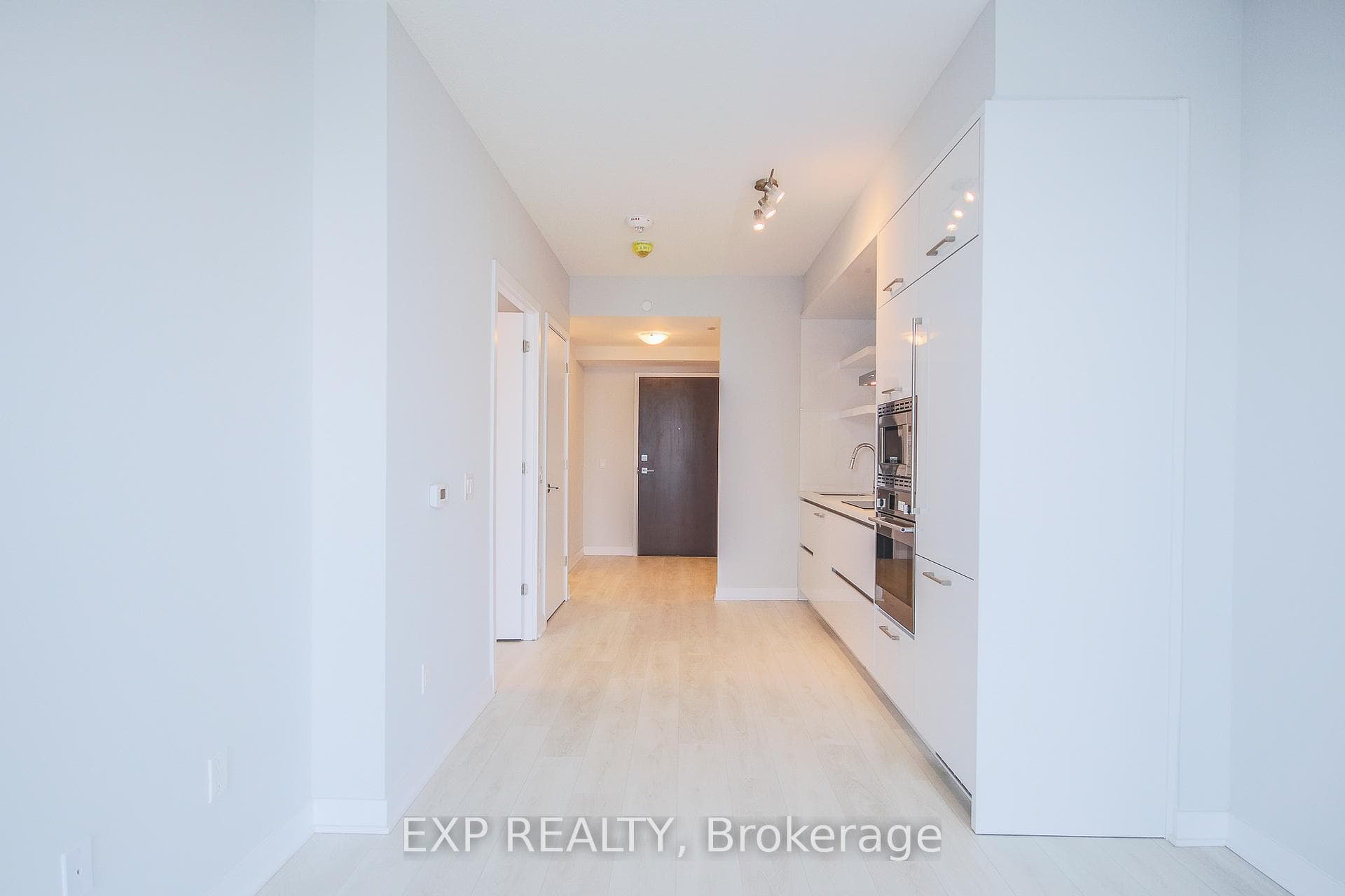 2221 Yonge Street Unit 3410 photo 6
