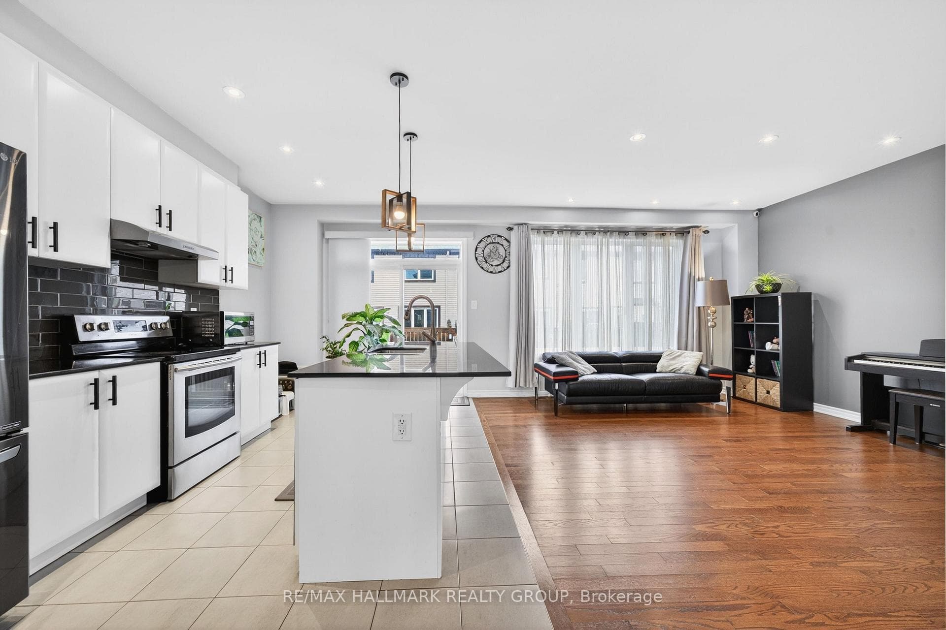 614 Dundonald Drive photo 10