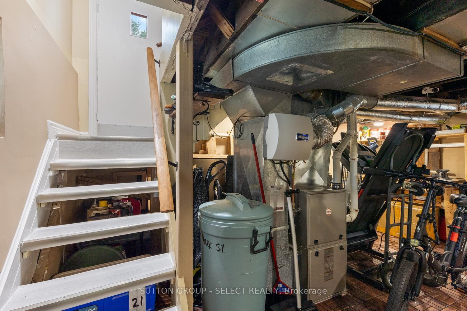1030 York Street photo 29