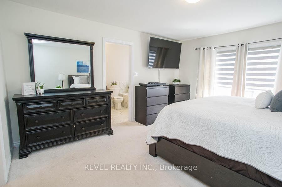 19 Gunn Avenue photo 16