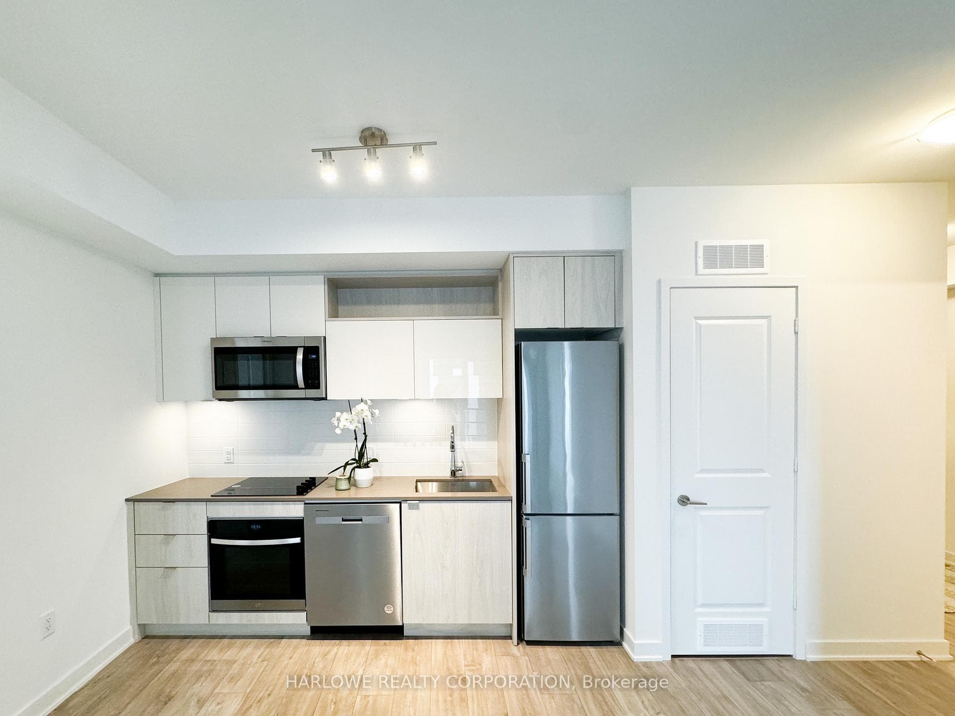 100 Dalhousie Street Unit 3301 photo 1