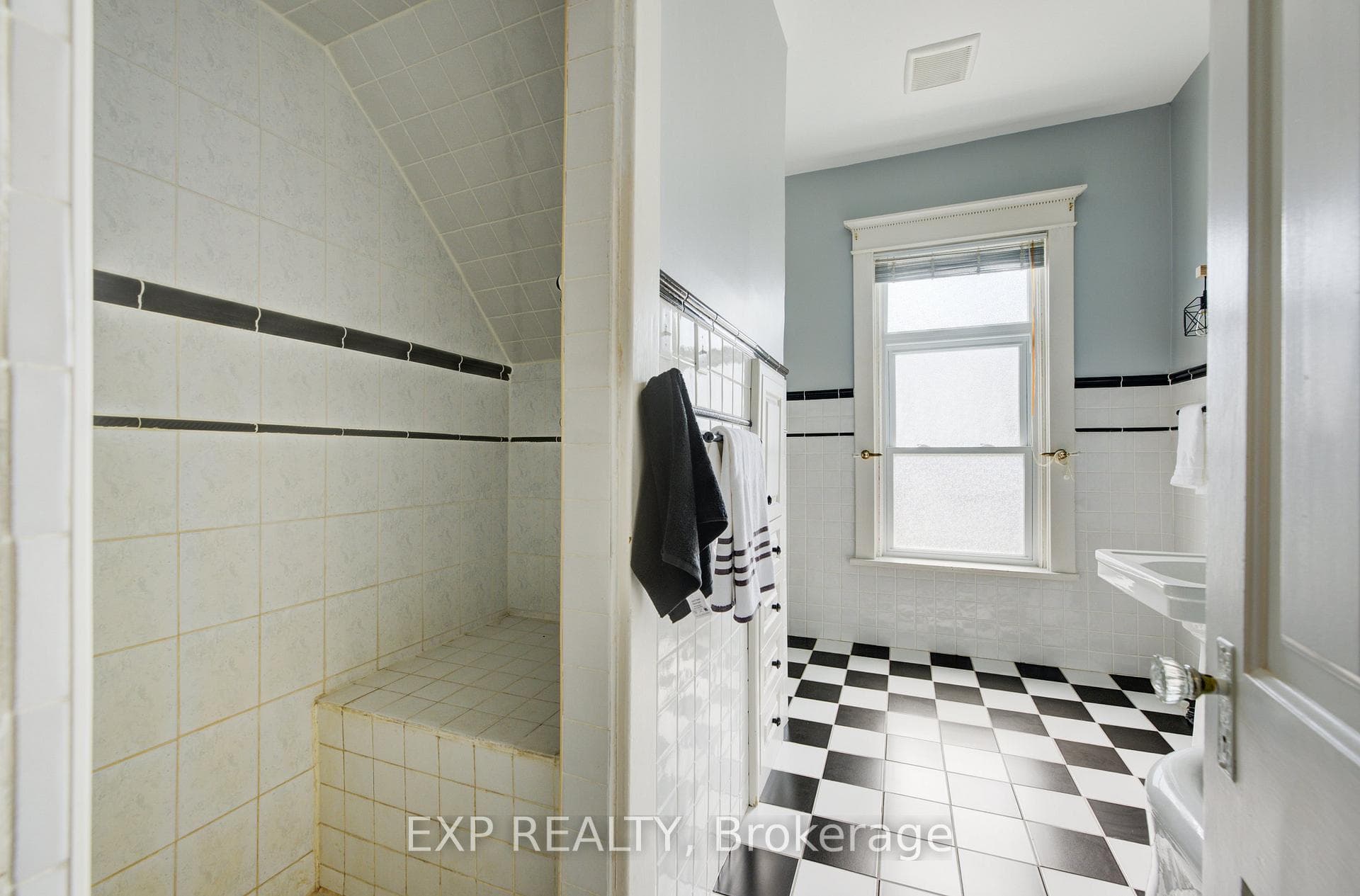16 Edward Street photo 31