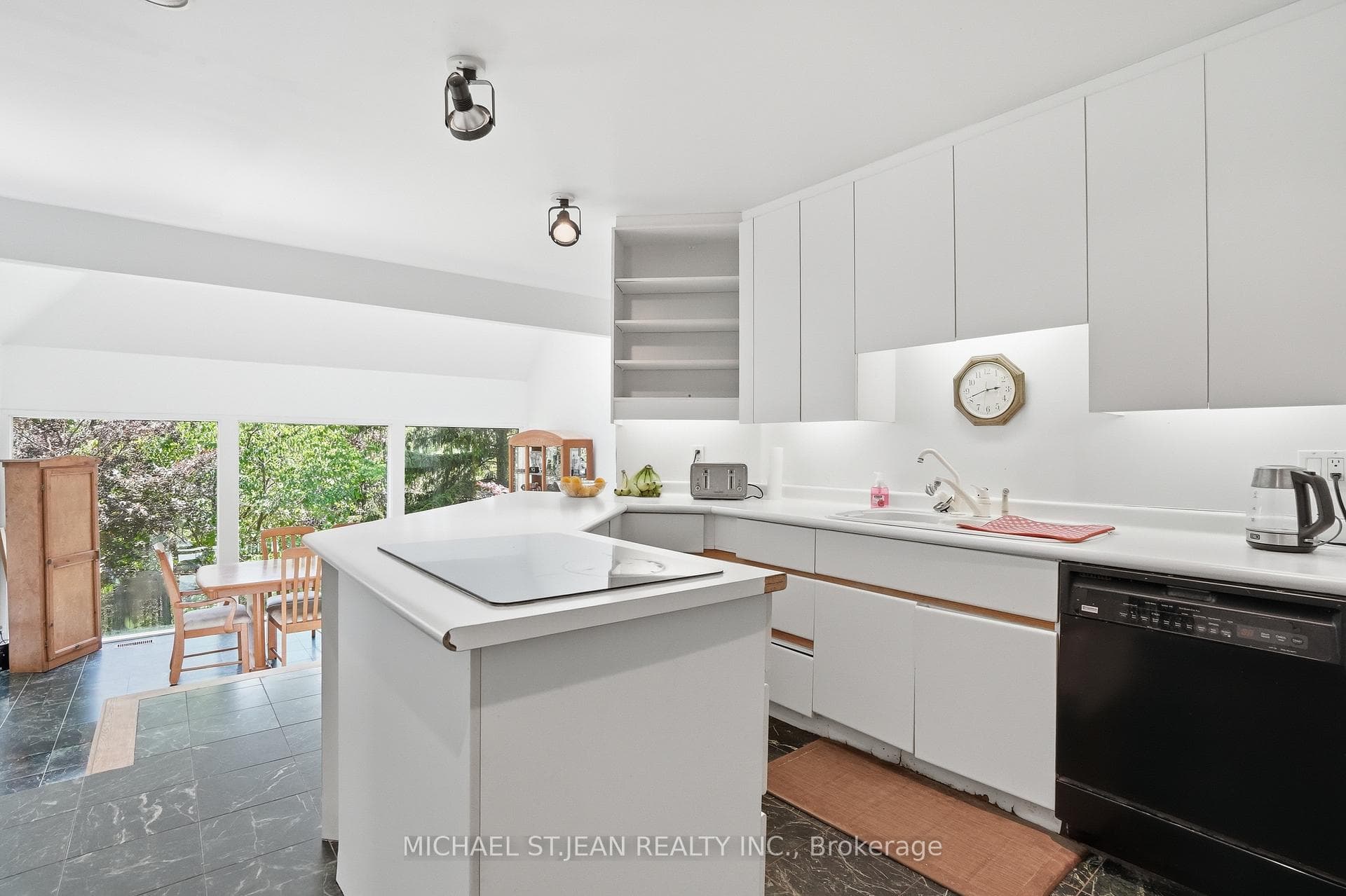1314 Safari Road photo 16