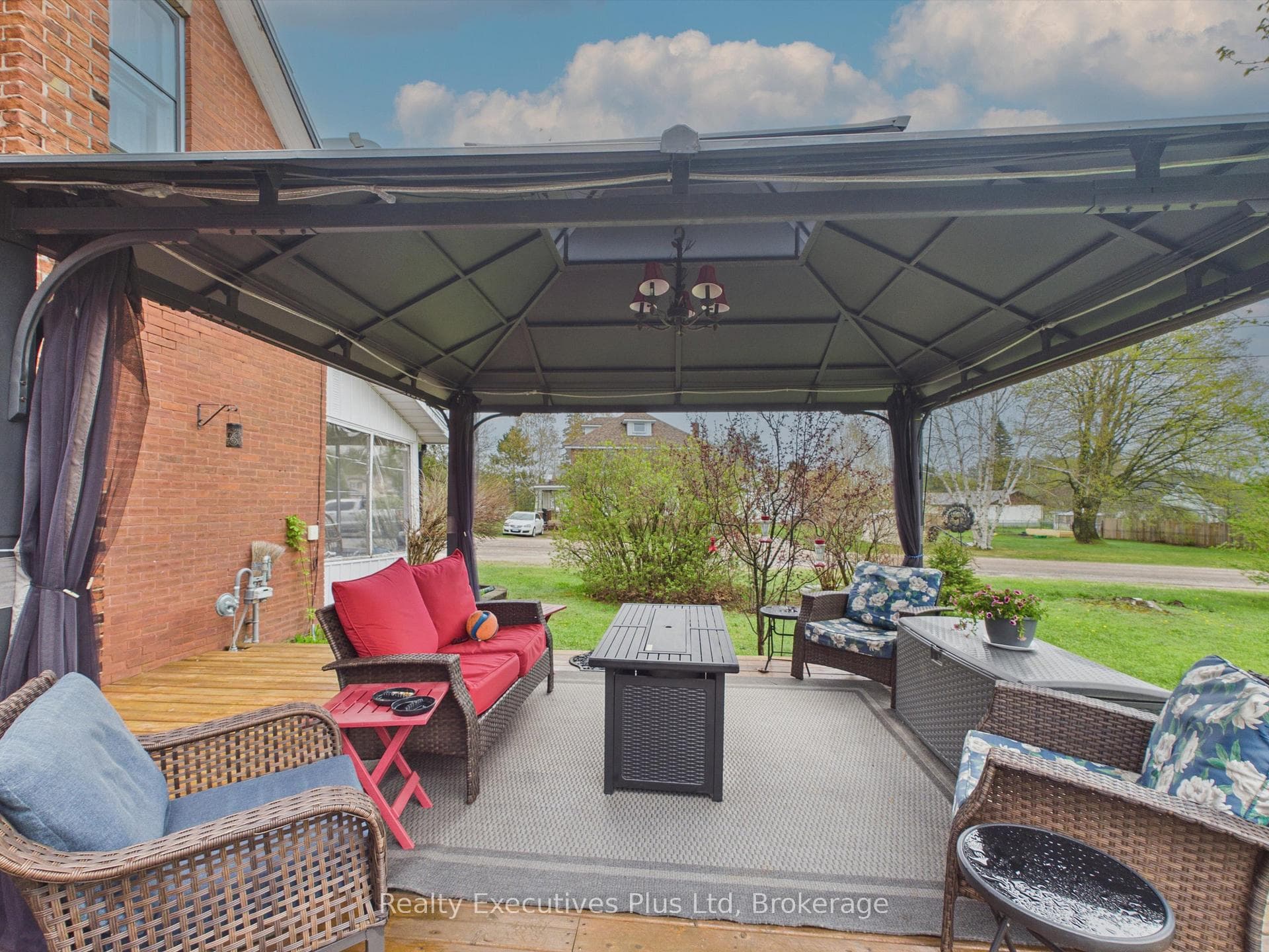 16 Albert Street photo 46