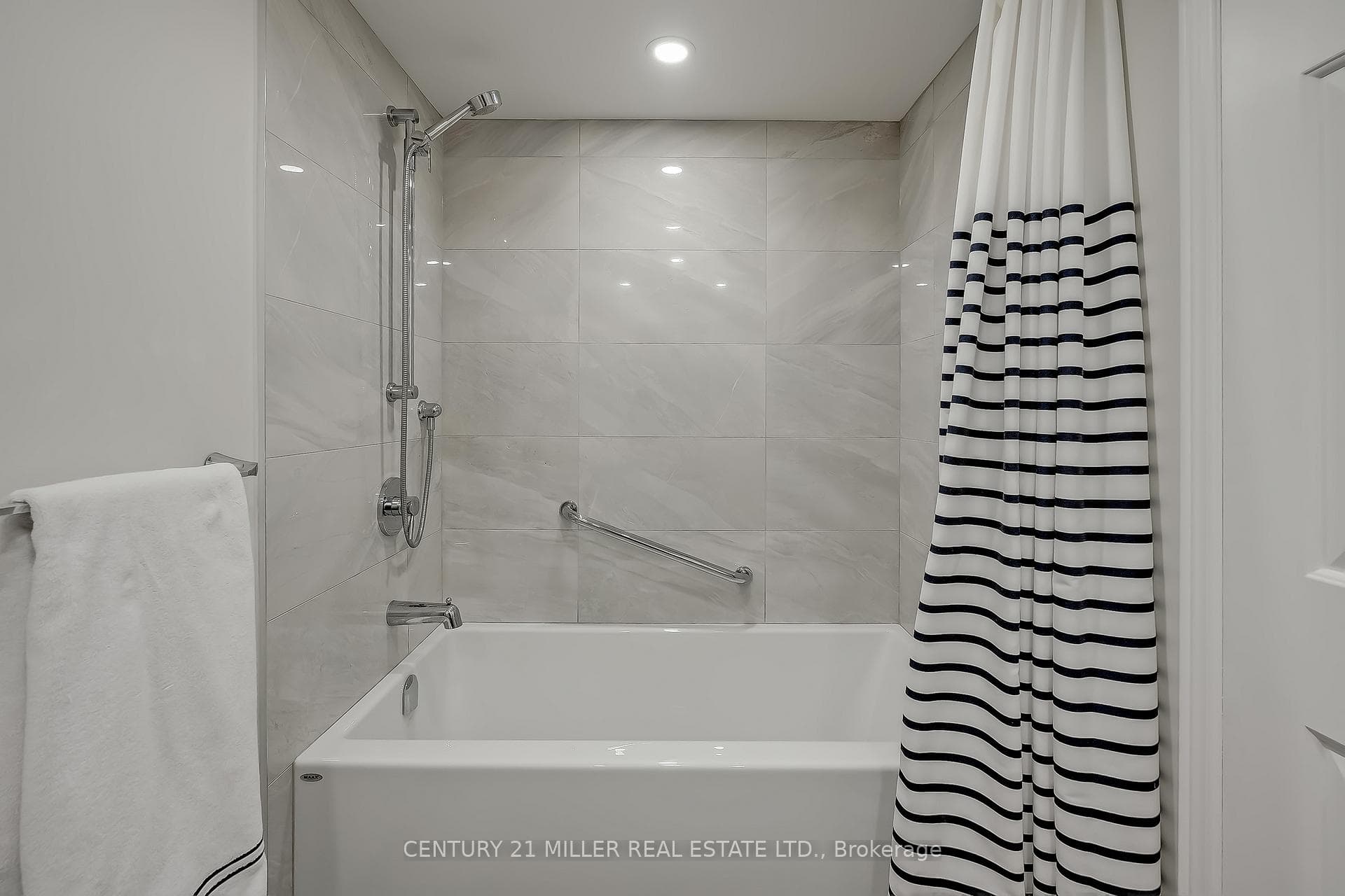 100 Lakeshore Road Unit 702 photo 19