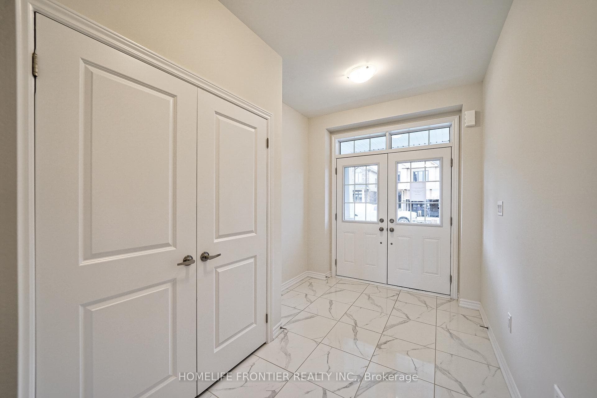23 Rochester Drive photo 3