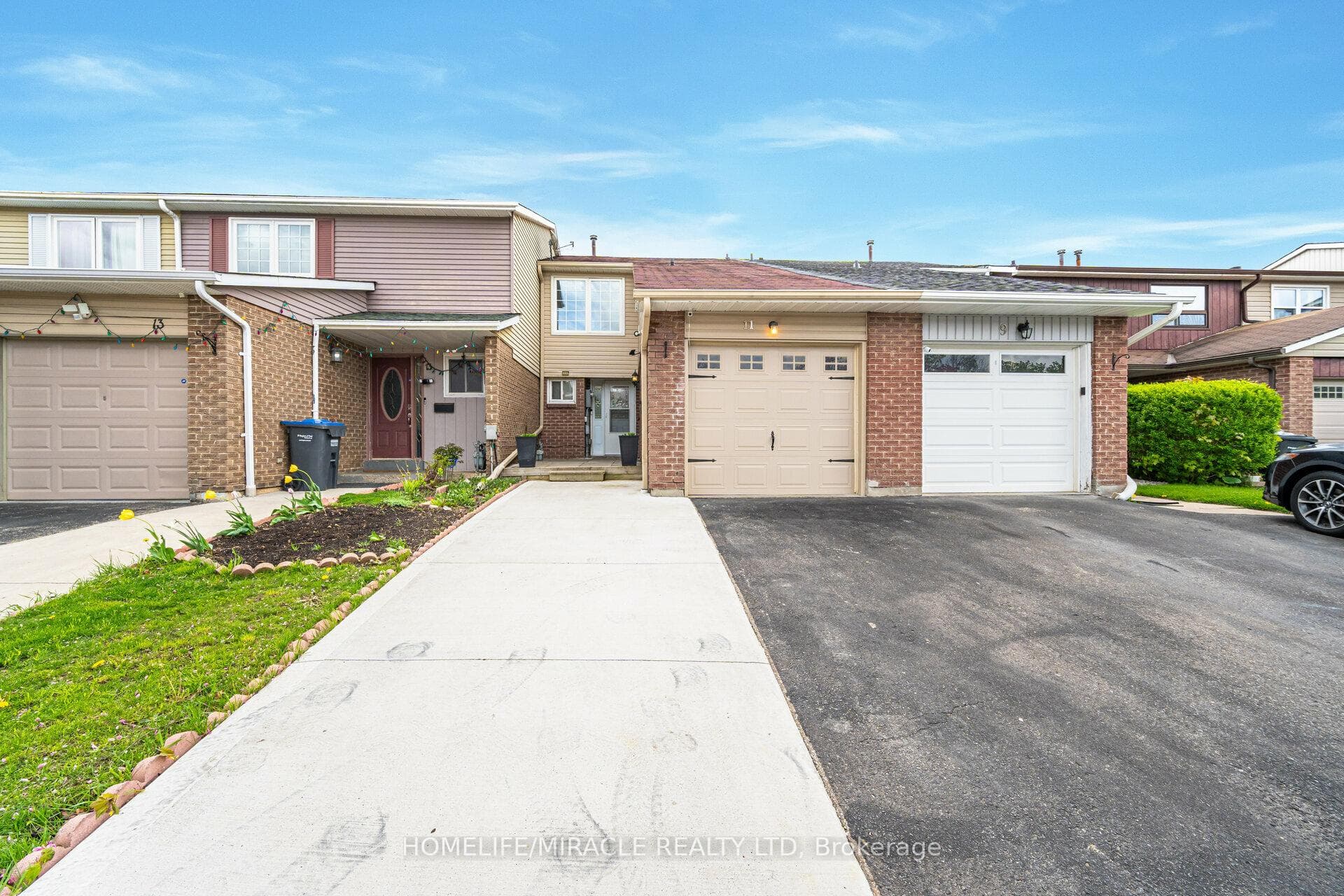 11 Gilmore Drive photo 2
