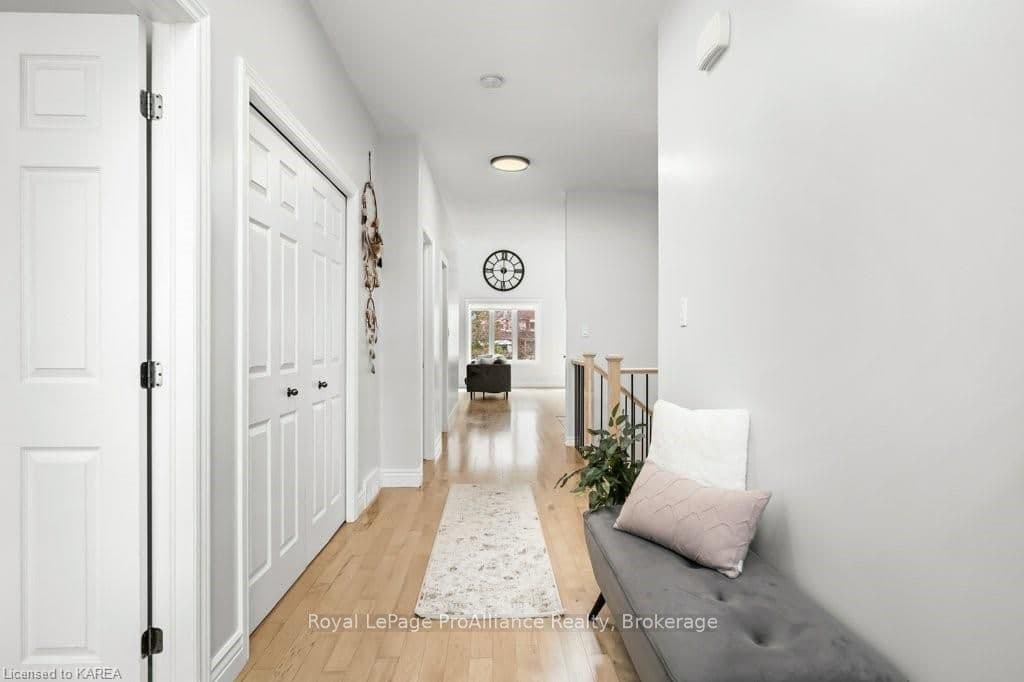 1234 MAZZOLIN Crescent photo 6