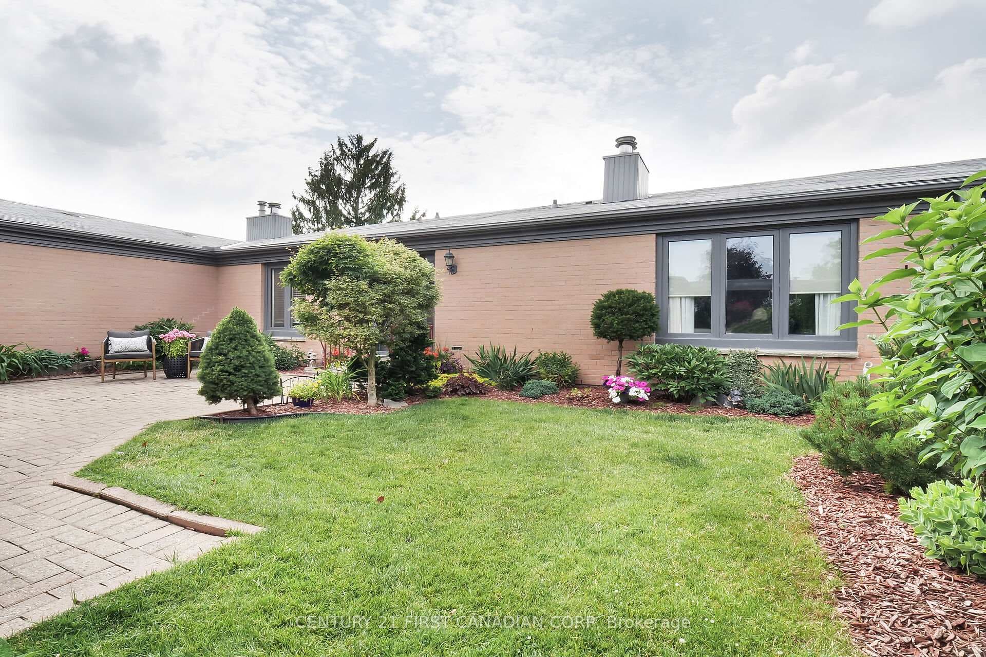 50 Fiddlers Green Road Unit 75 photo 39