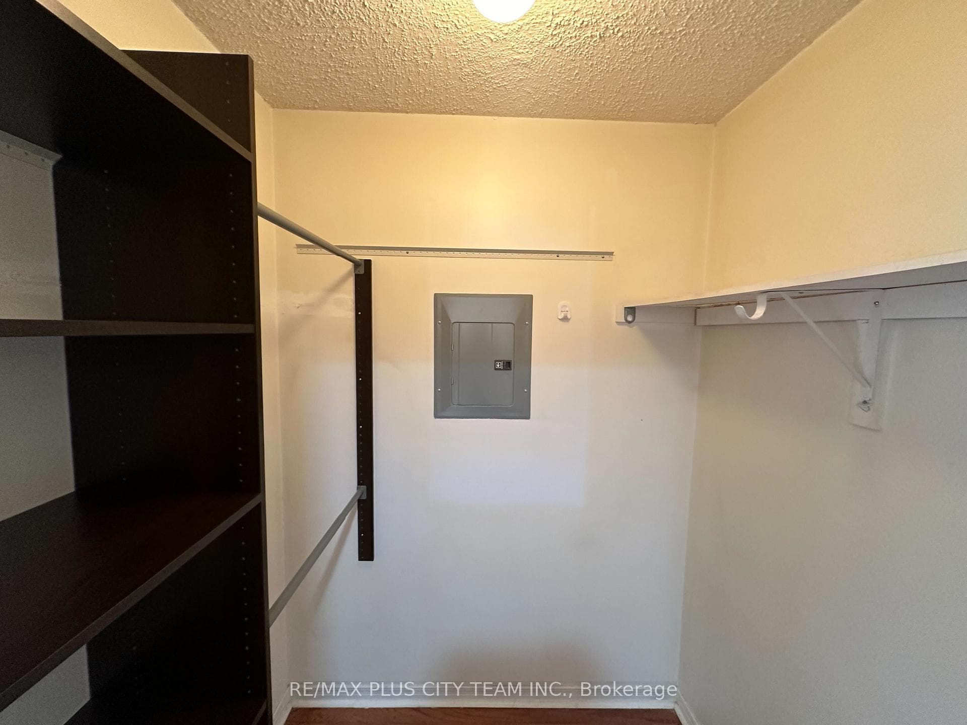 1765 Queen Street Unit 402 photo 6