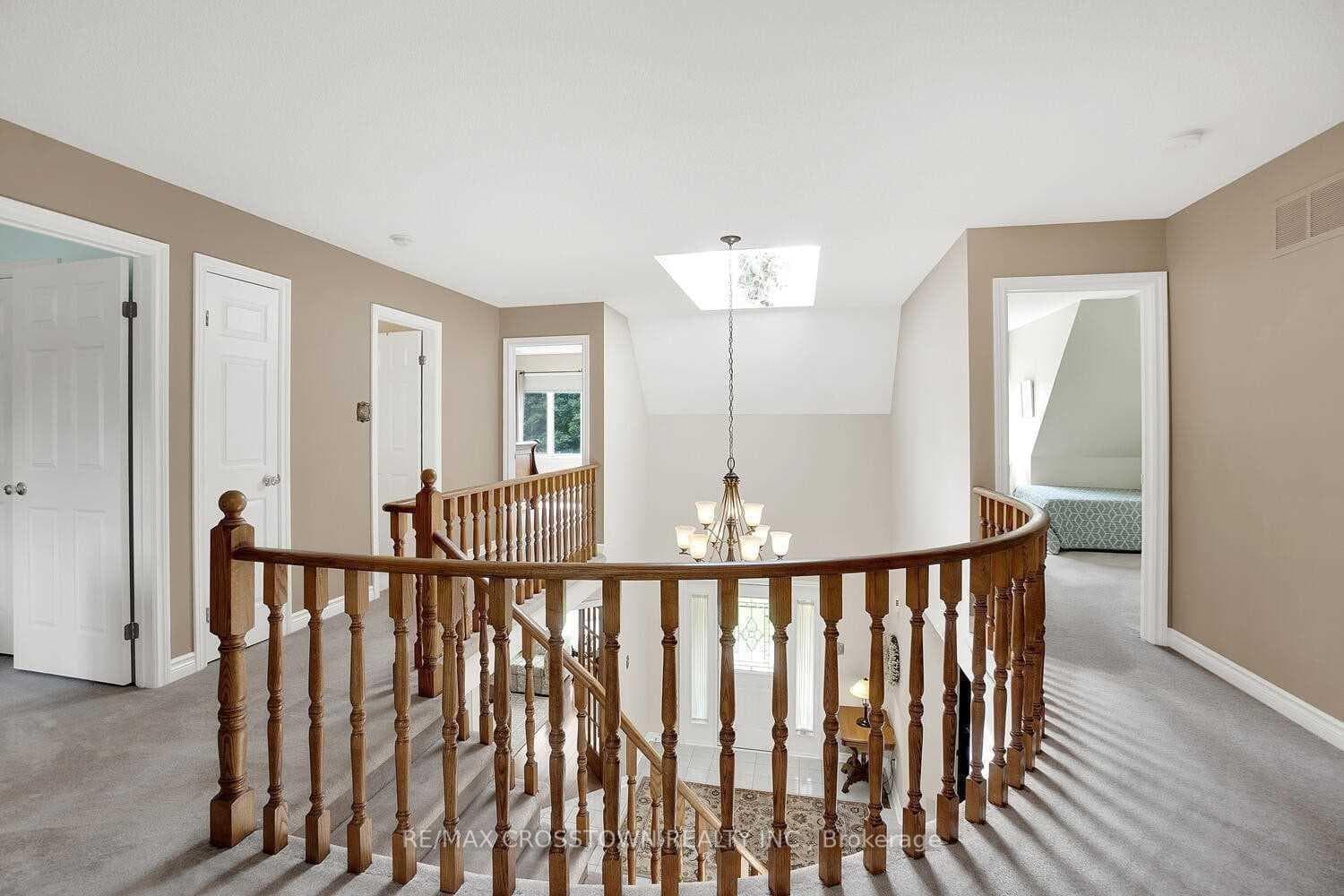 15 Dobson Court photo 4