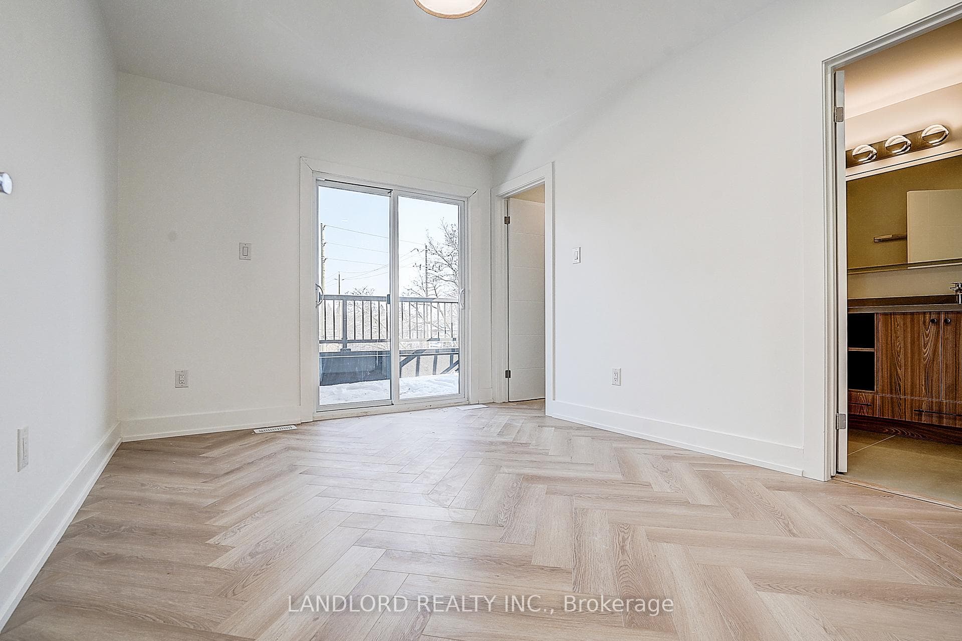 1146 Broadview Avenue Unit 2 photo 31