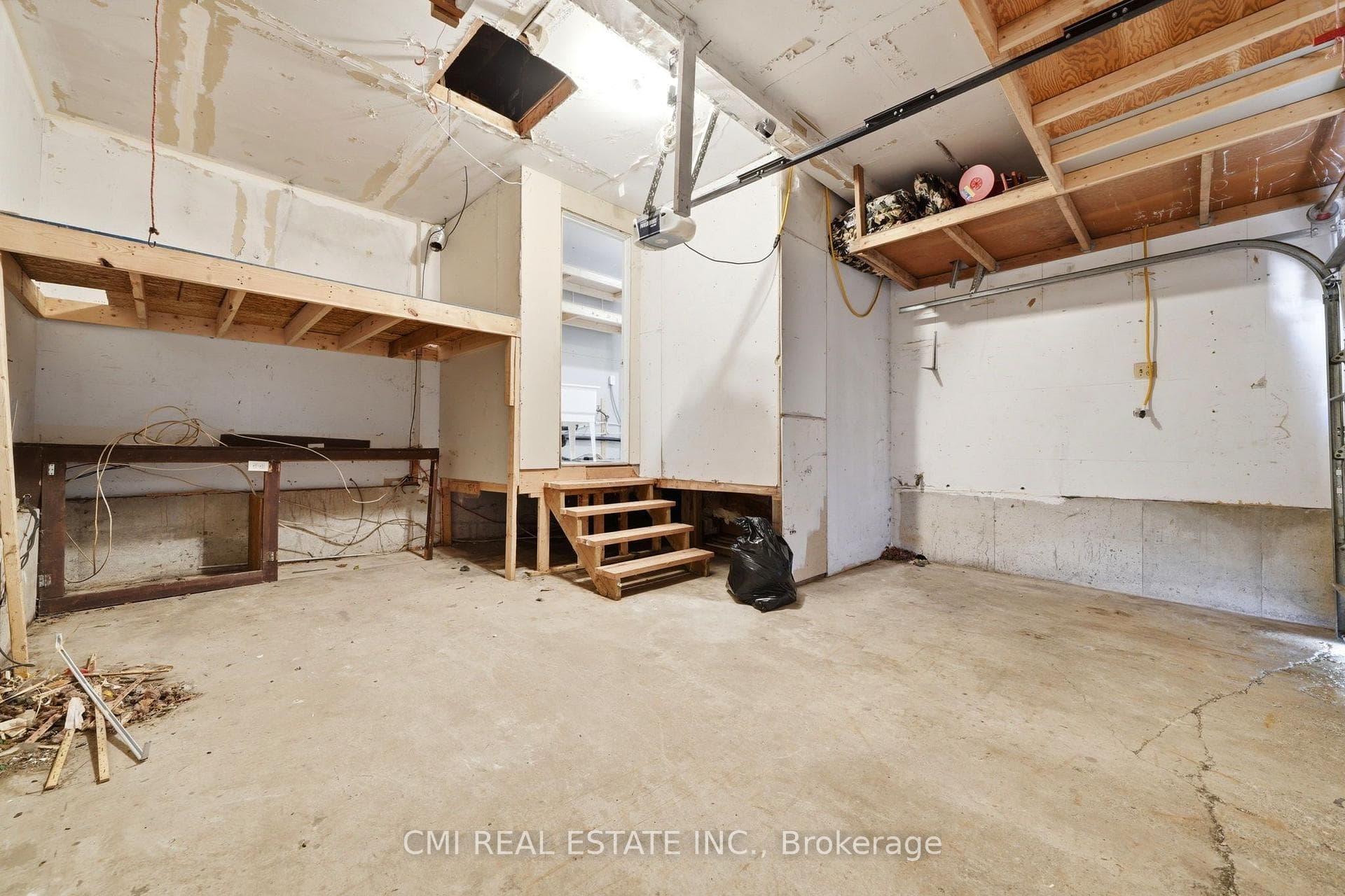 1 Mccuaig Court photo 37