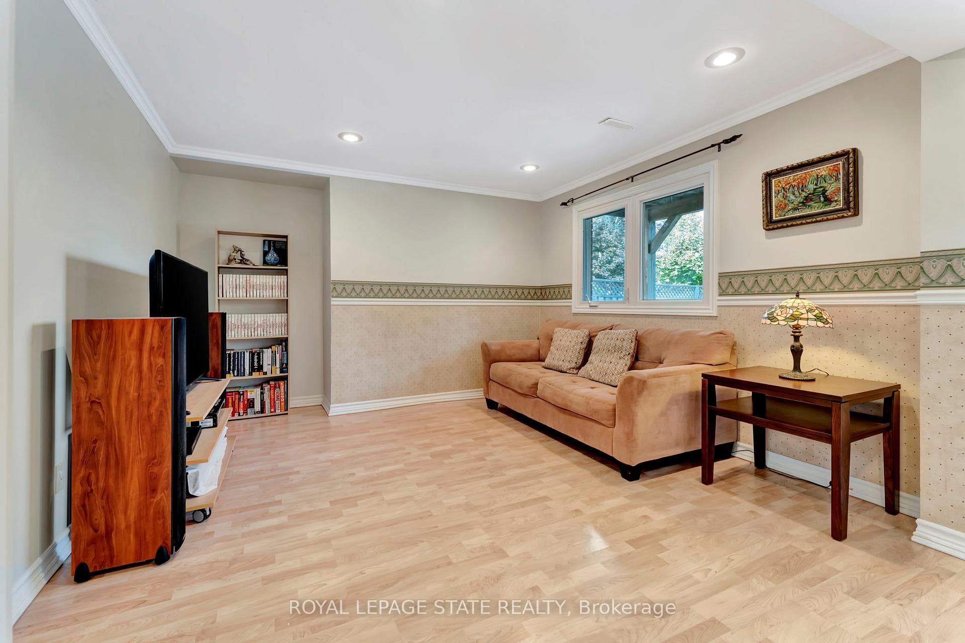 210 Bluebell Crescent photo 30