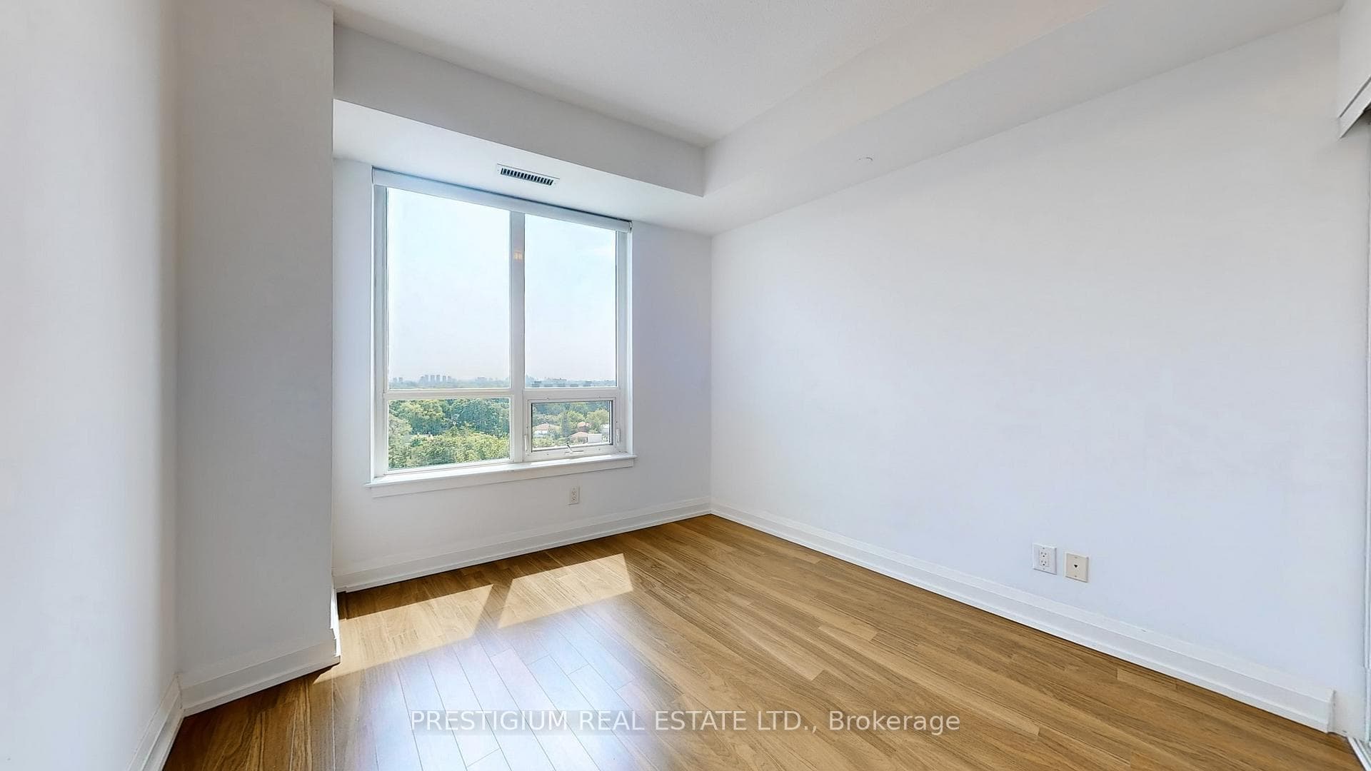 7161 Yonge Street Unit 827 photo 8