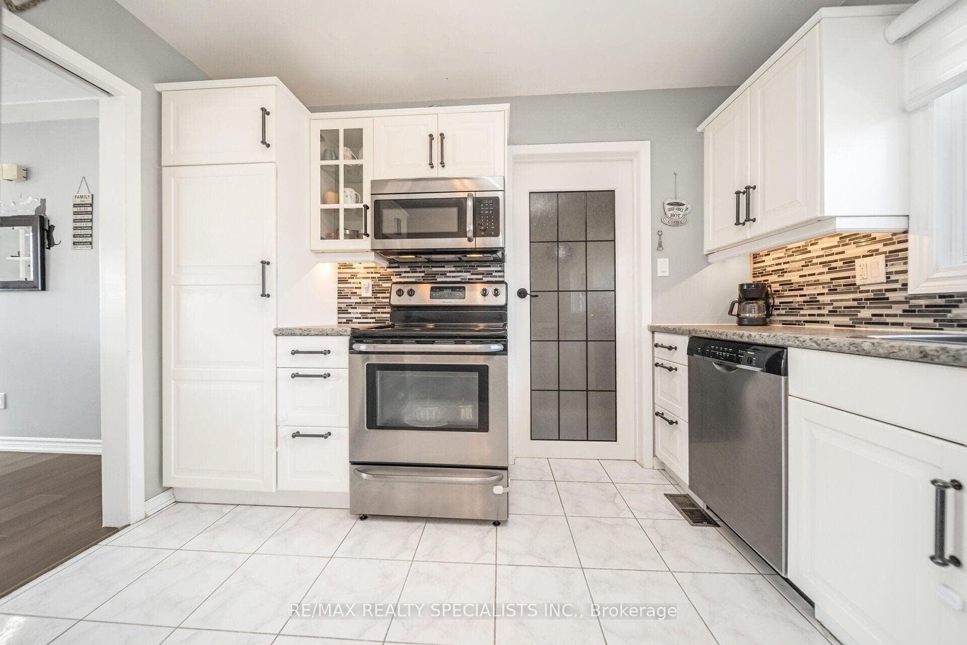 158 Hickson Drive photo 10