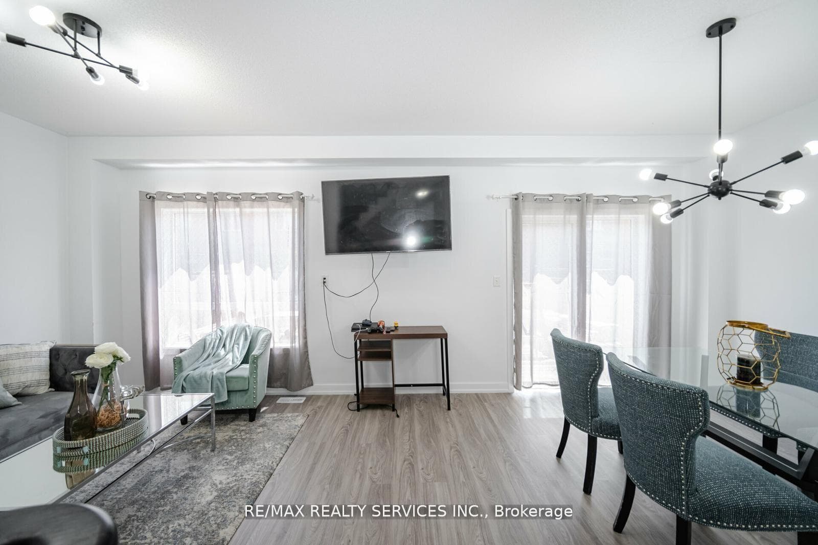 17 Dawes Road photo 9