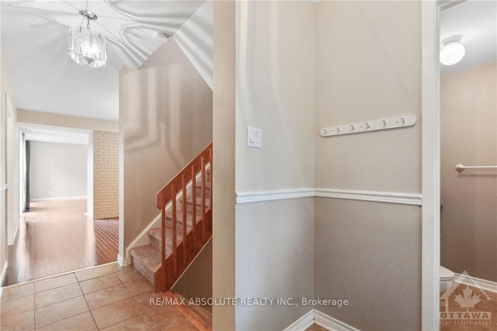 9 JACKSON Court photo 4