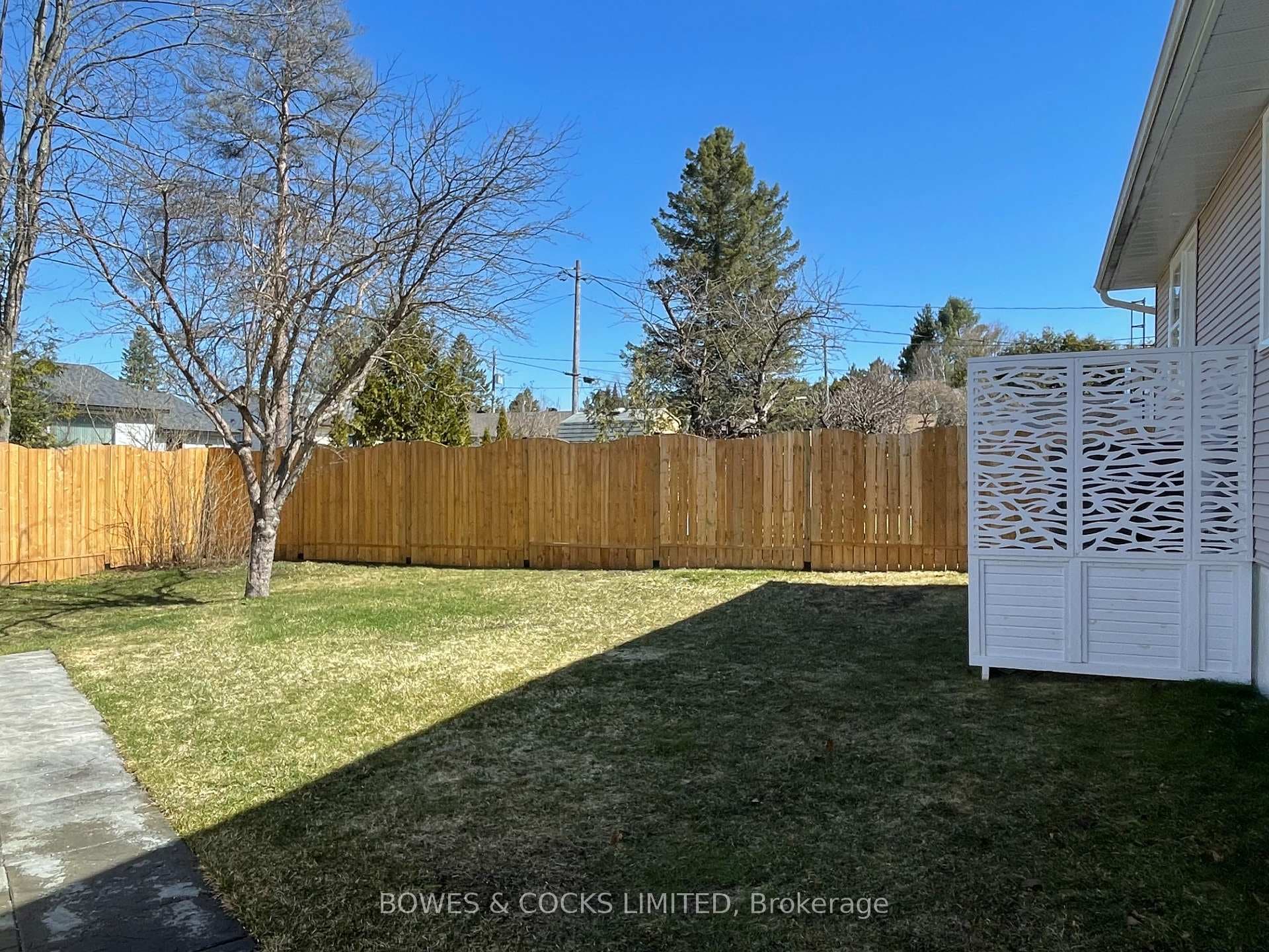 22 Hemlock Street photo 30