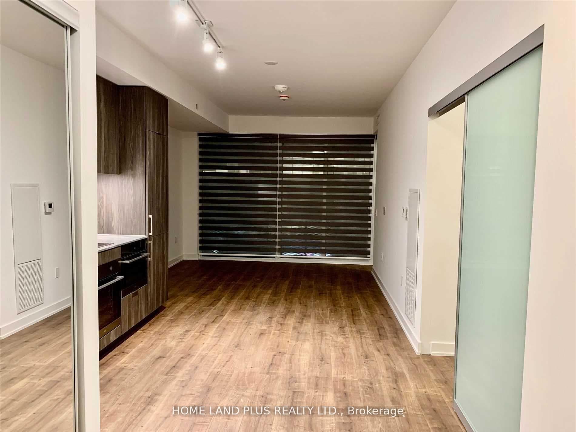 15 Queens Quay Unit 421 photo 13