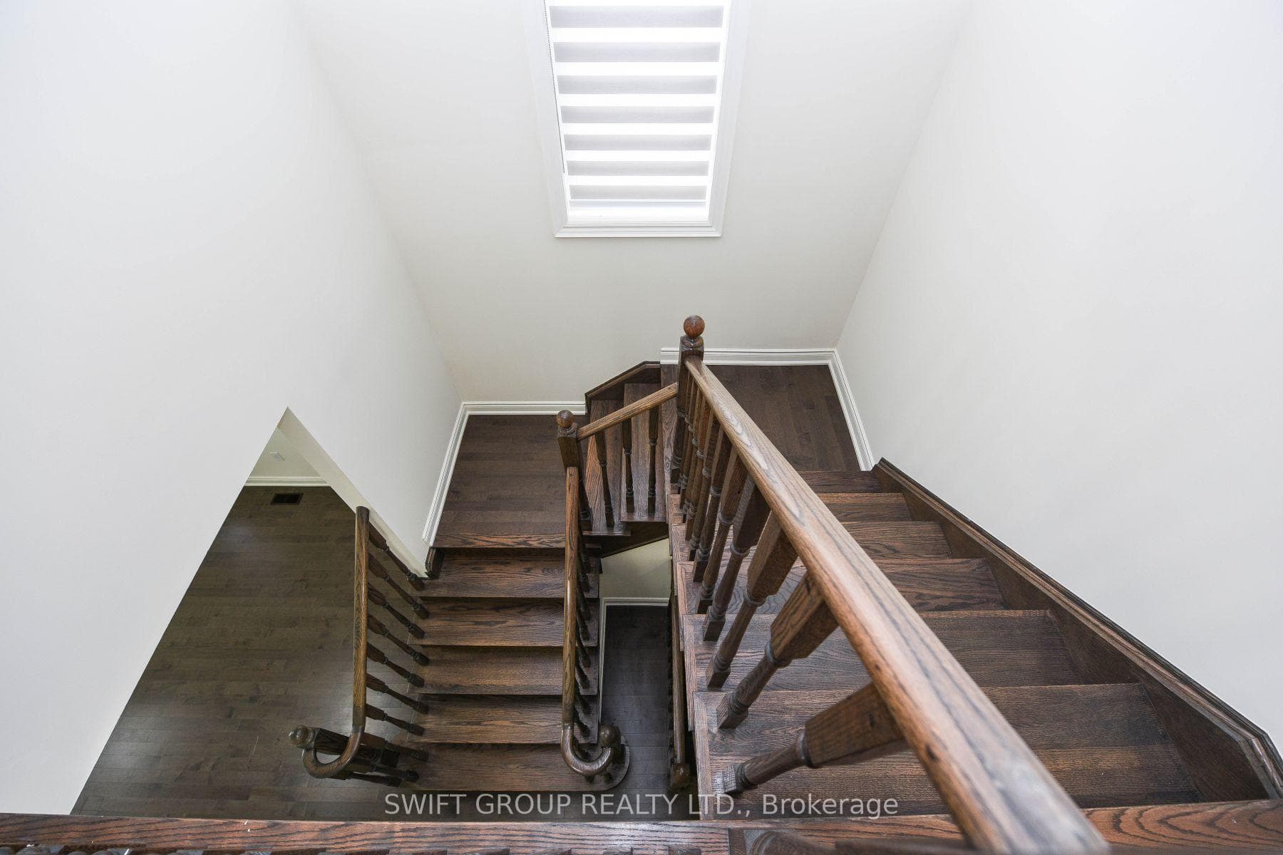 24 Dotchson Avenue Unit Upper photo 14