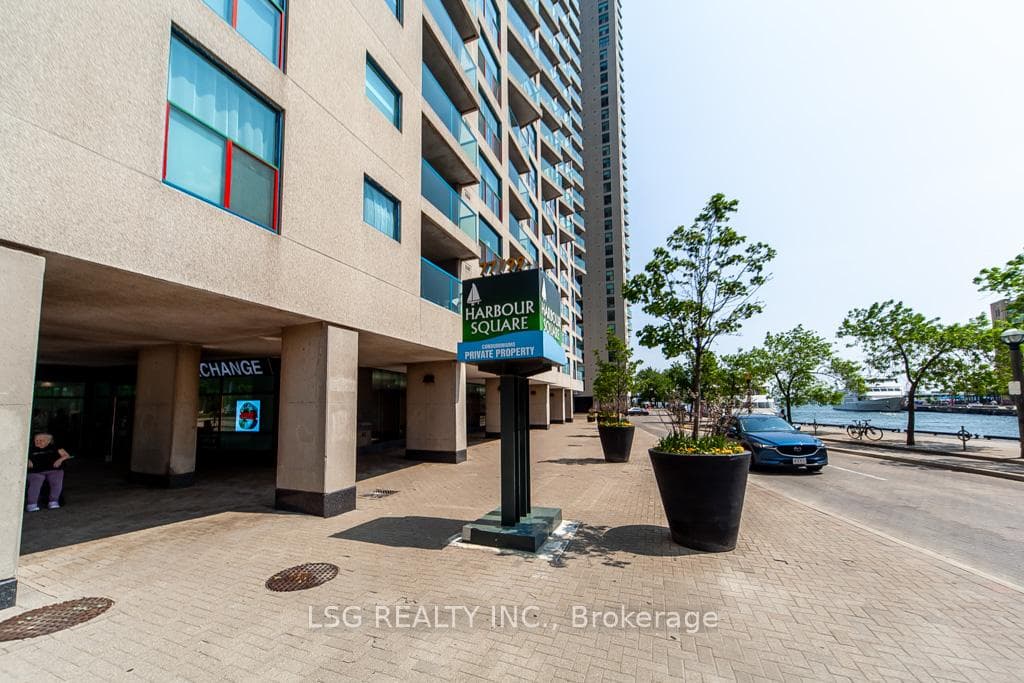 99 Harbour Square Unit 812 photo 8