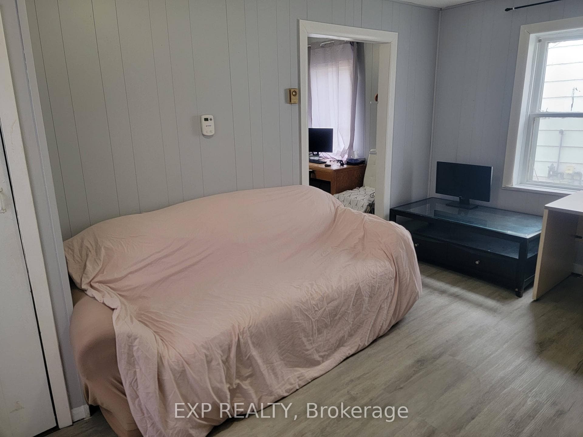 119 Grosvenor Avenue photo 9