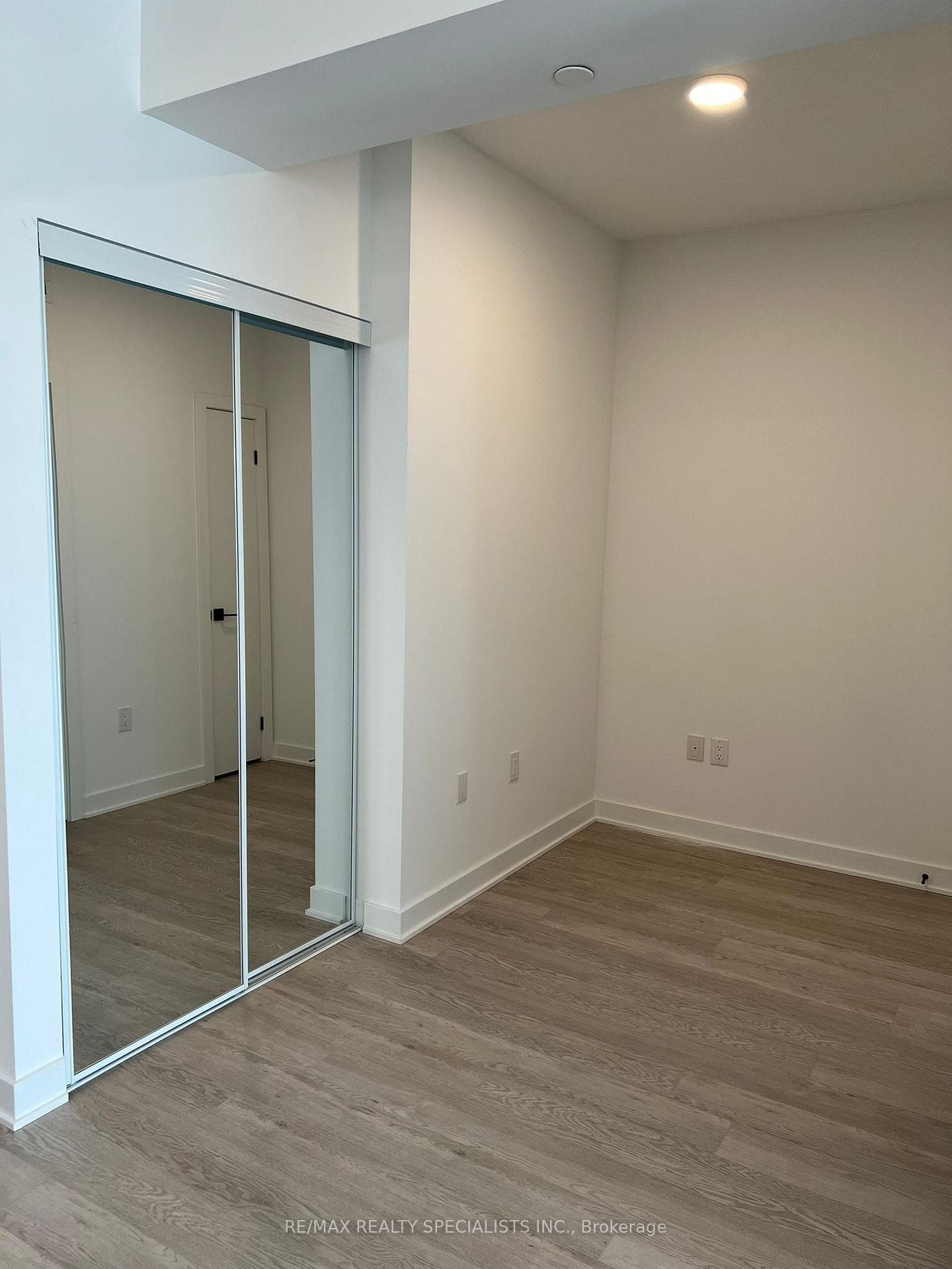 2782 Barton Street Unit 702 photo 11