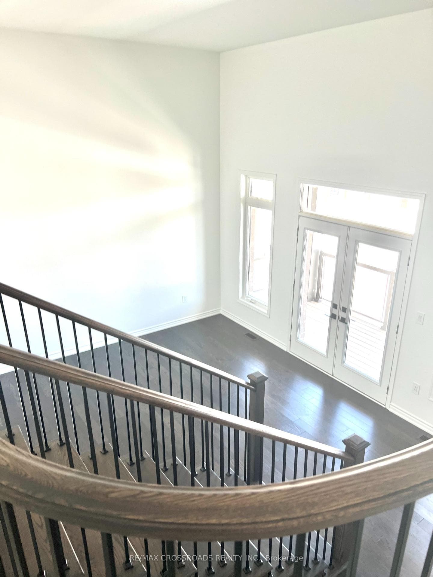 1421 Mockingbird Square photo 12