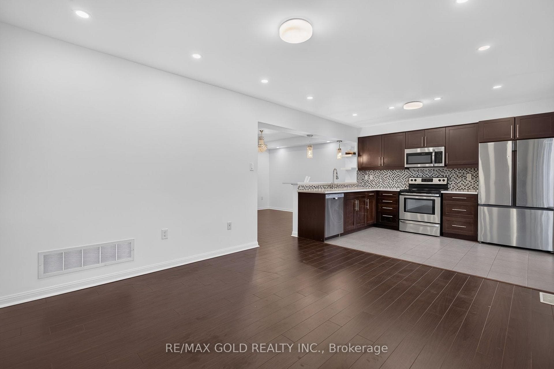 443 Cavanagh Lane photo 12