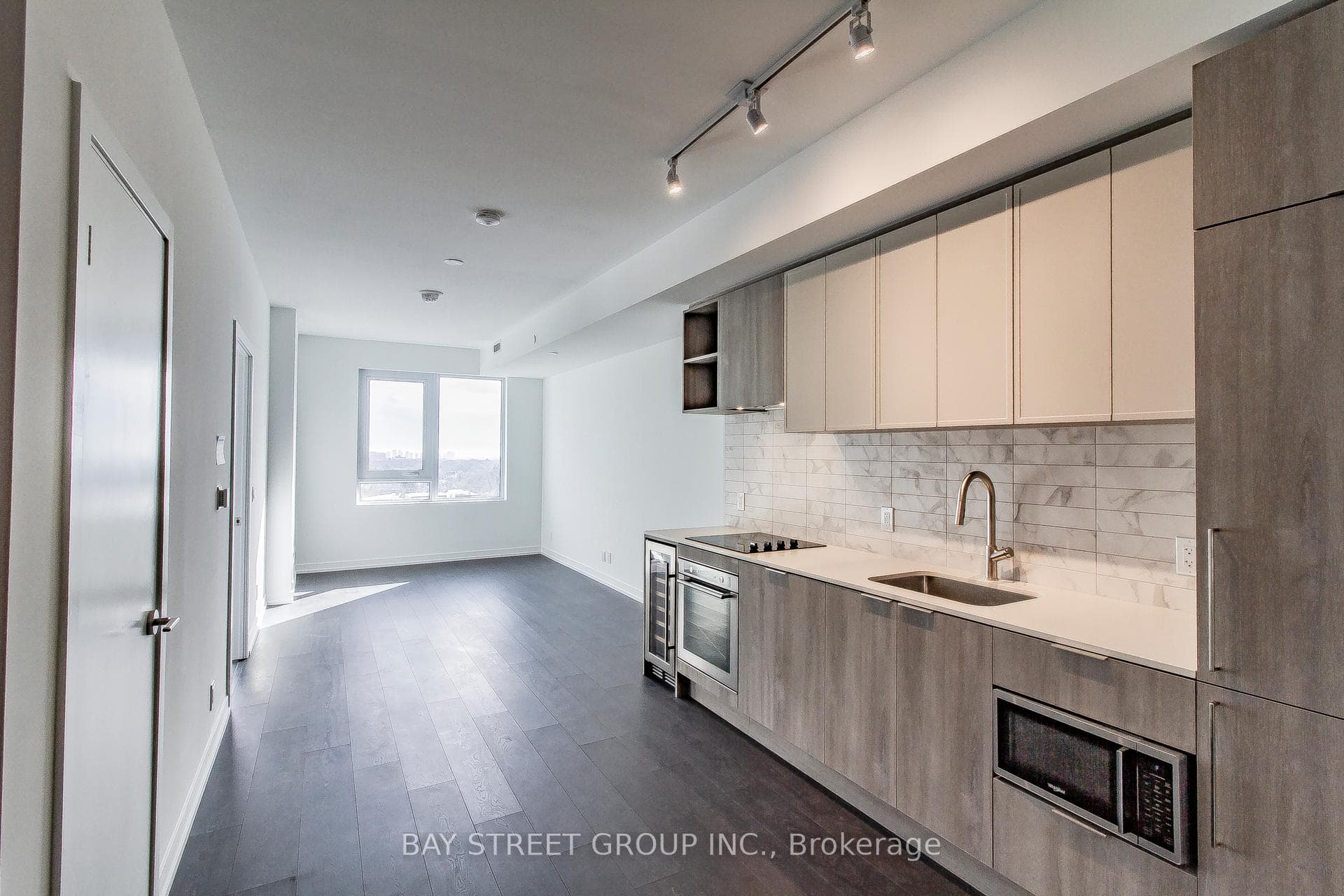2020 Bathurst Street Unit 1203 photo 1