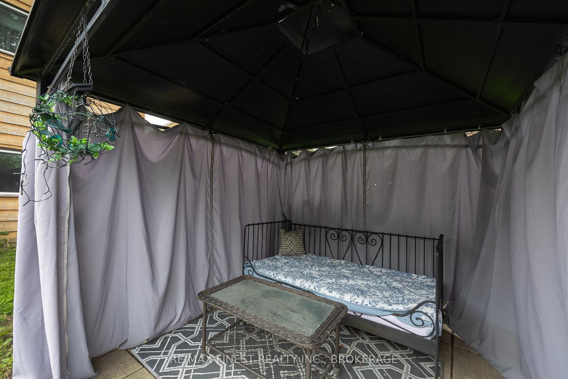 114 Joyce Street photo 12