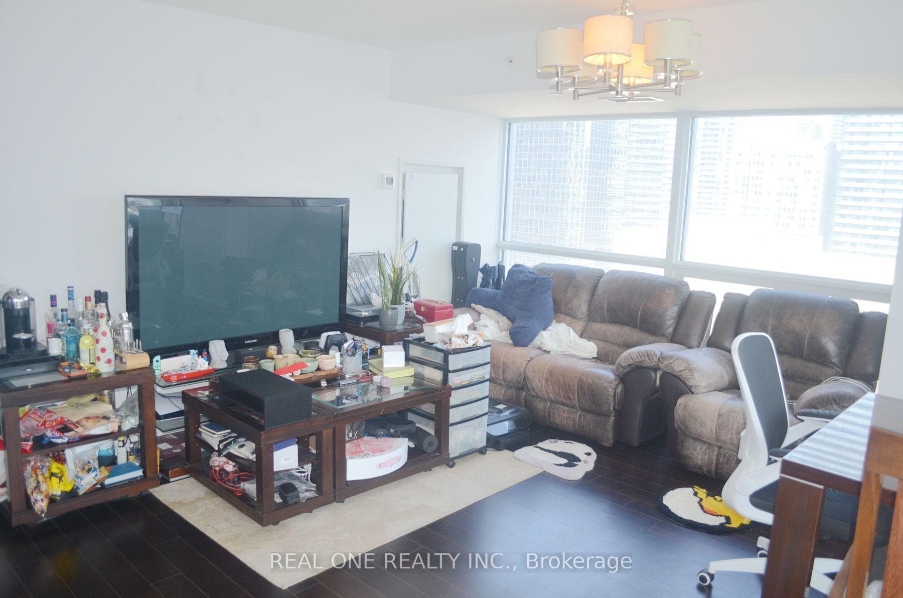 386 Yonge Street Unit 2002 photo 5
