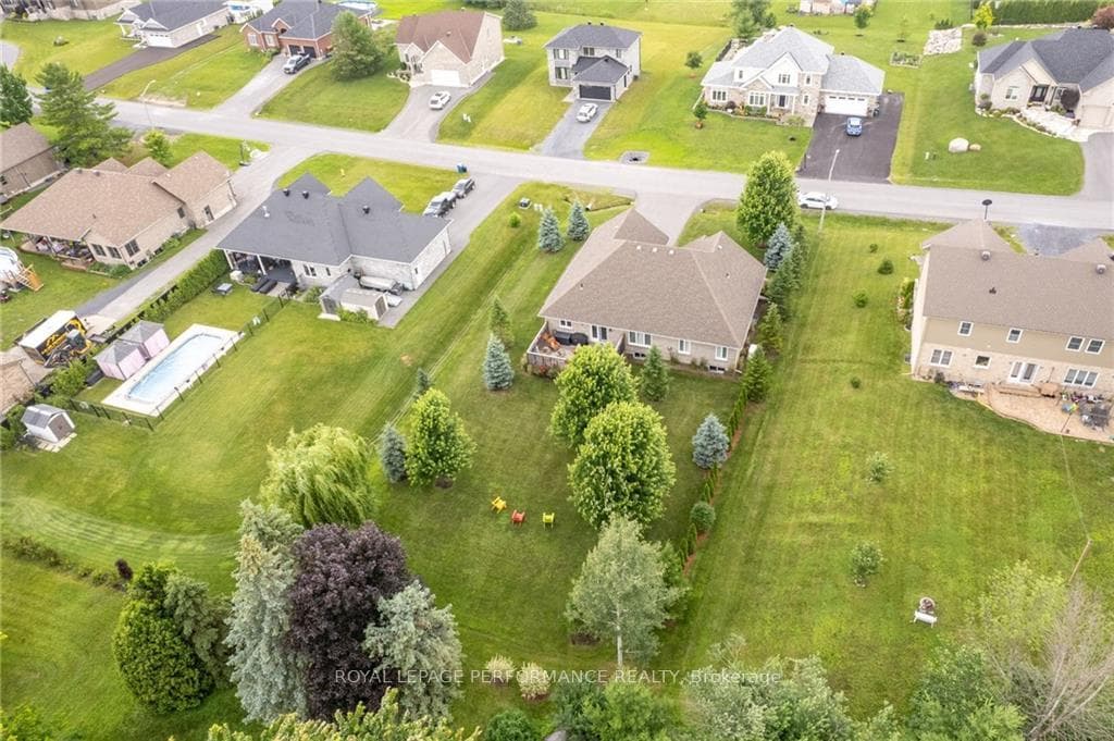 5 STRATFORD Boulevard photo 29