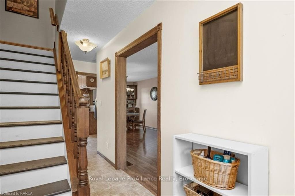 1028 LAWTON Place photo 5